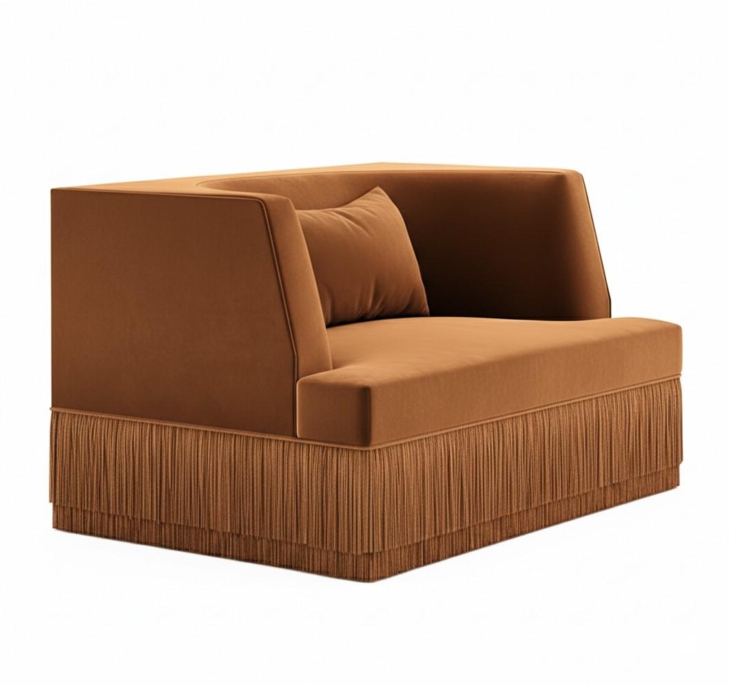 XXI secolo e contemporaneo Poltrona lineare contemporanea Alcove con base a frange in velluto color cioccolato in vendita