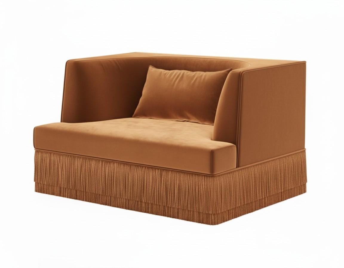 Tappezzeria Poltrona lineare contemporanea Alcove con base a frange in velluto color cioccolato in vendita