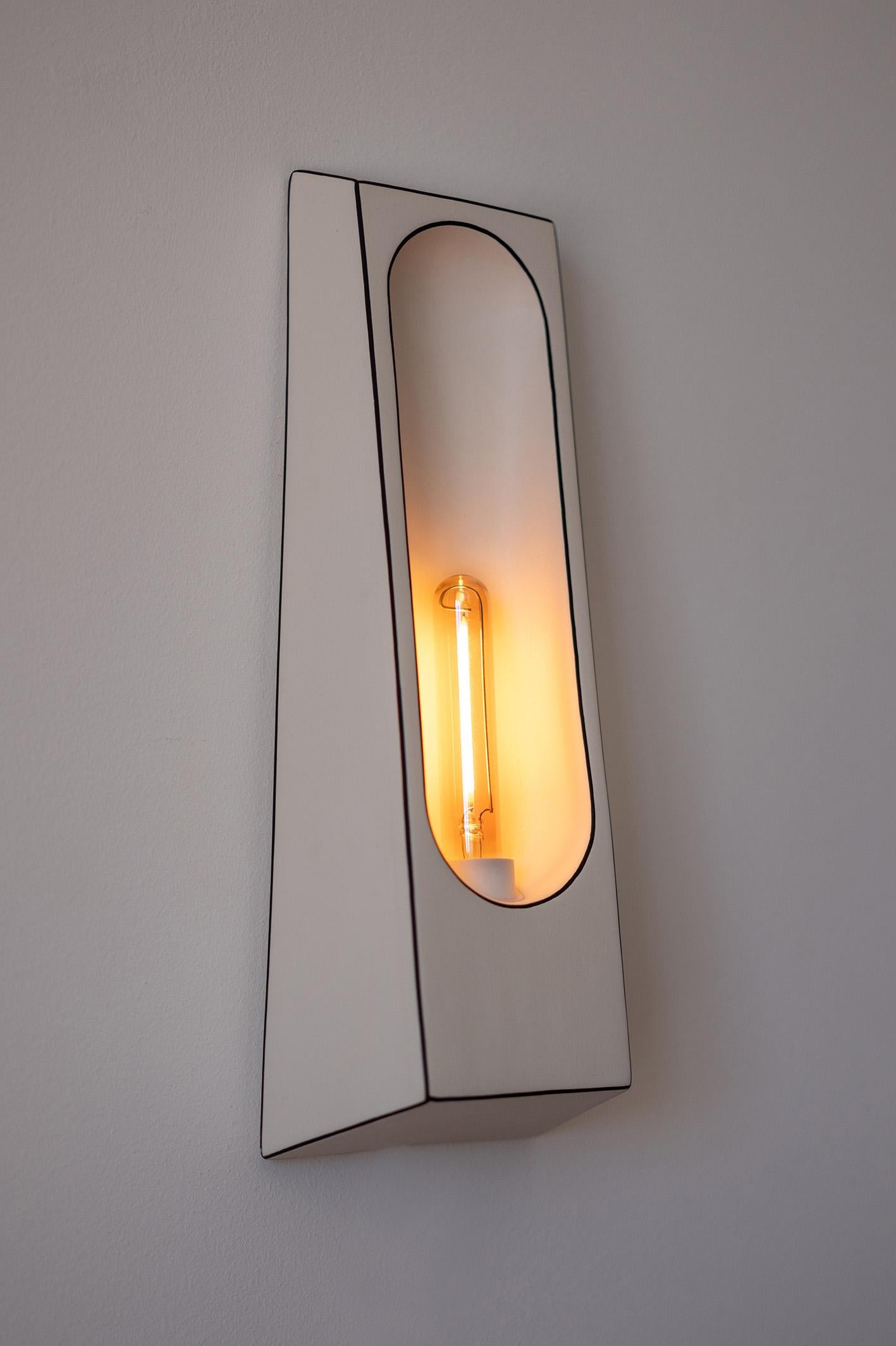 Portoghese Lampada da parete Alcove Facette di Violaine d'Harcourt in vendita