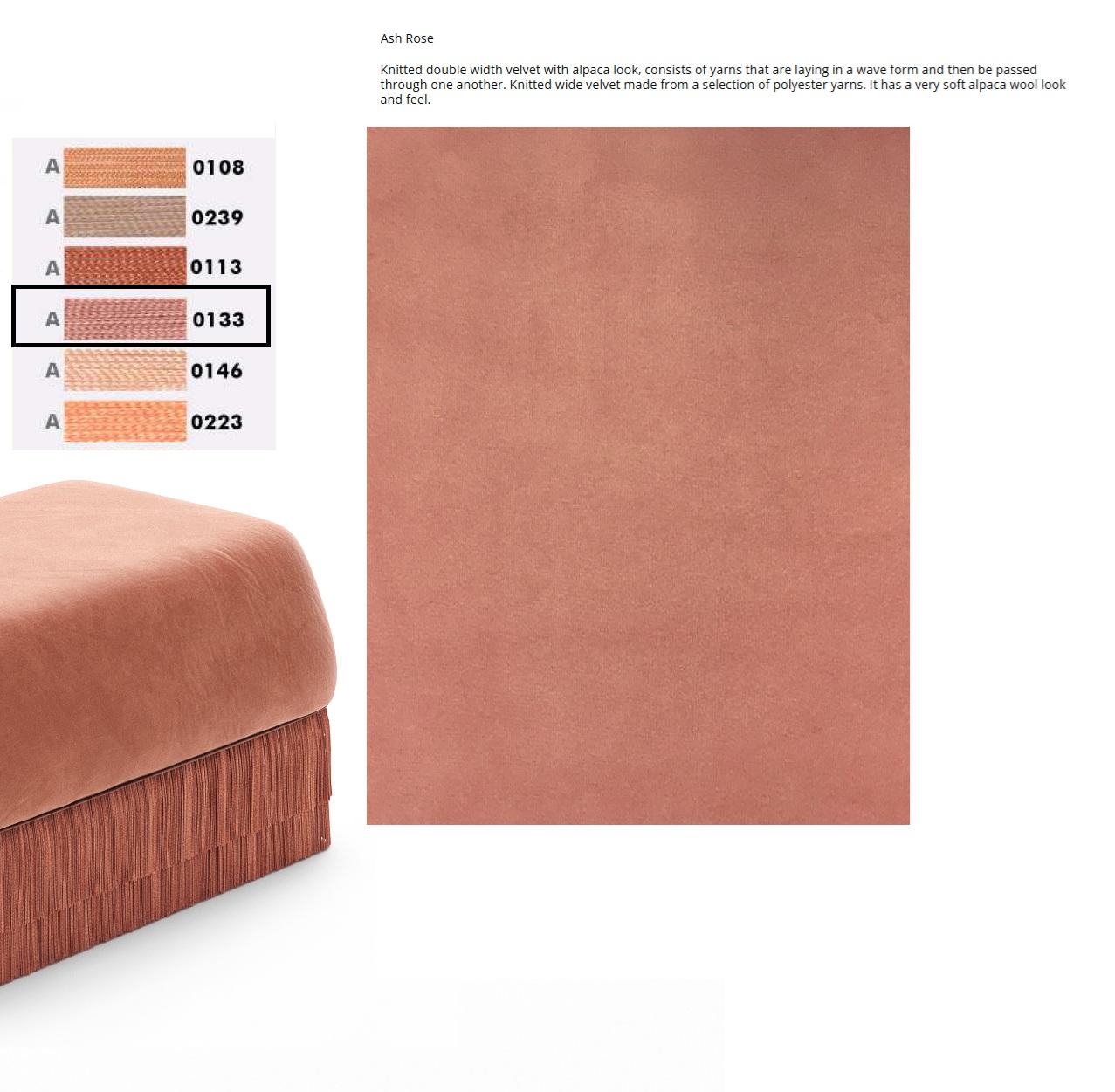 Sofá Alcove Fringe con Otomana - Forma Lineal y Respaldo Curvo en Terciopelo Rosa Moderno en venta