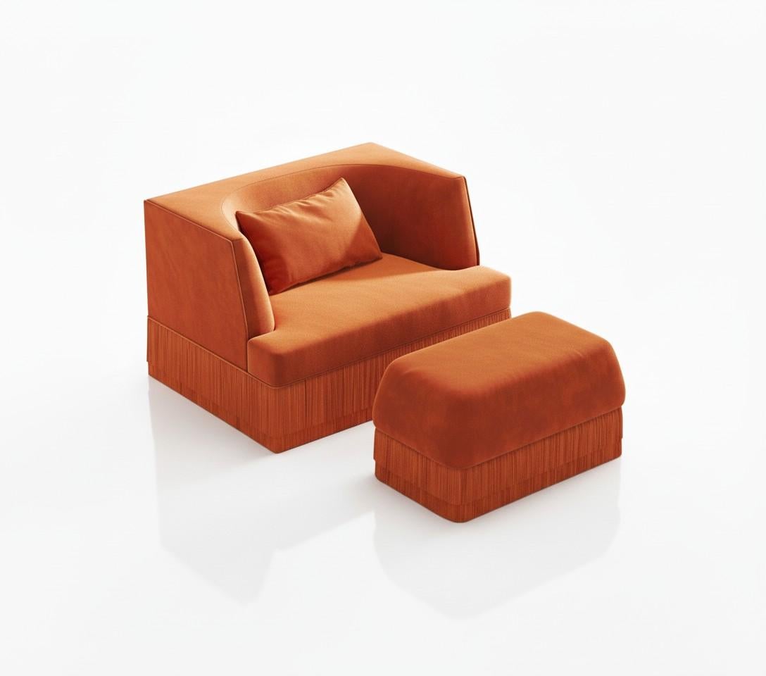 Alcove Fransensofa mit Ottomane - lineare Form & geschwungene Rückenlehne in Rose Velvet (Moderne) im Angebot