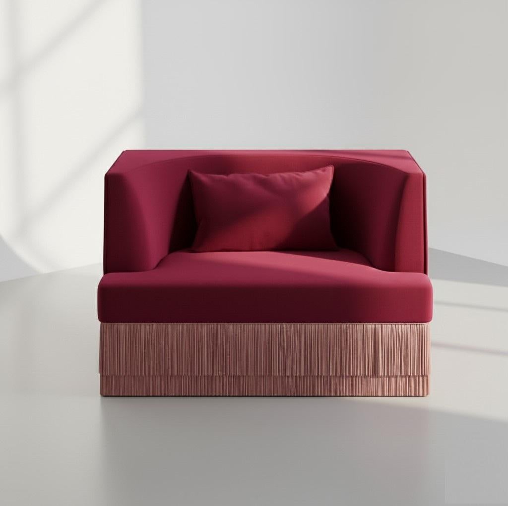 Une pièce sculpturale définie par sa silhouette architecturale et sa forme introspective. Le canapé Alcove présente un extérieur audacieux - rectangulaire et linéaire - qui révèle délicatement une courbe intérieure douce et concave. Le Design/One