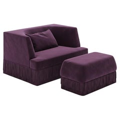 Fauteuil linéaire Alcove avec dossier incurvé en velours aubergine et base à franges
