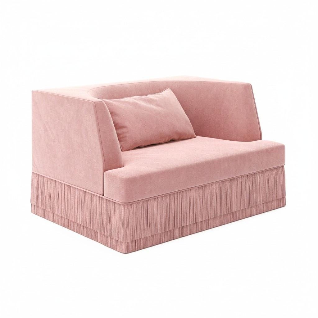Alcove Linearer Sessel mit geschwungener Rückenlehne aus Rosenblütensamt und Fransengestell im Zustand „Neu“ im Angebot in NEW YORK, NY