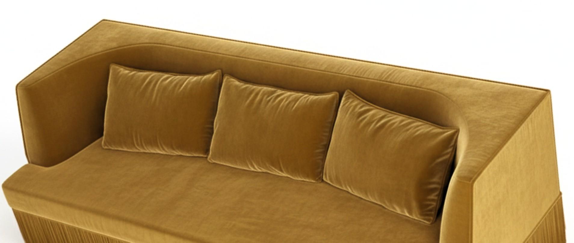 Moderno Divano Alcove Linear - Schienale curvo con base a frange in velluto miele in vendita