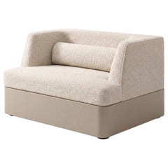 Alcove Monolithic Lounge Chair in Bouclé di lana bianca selvaggia con base laccata