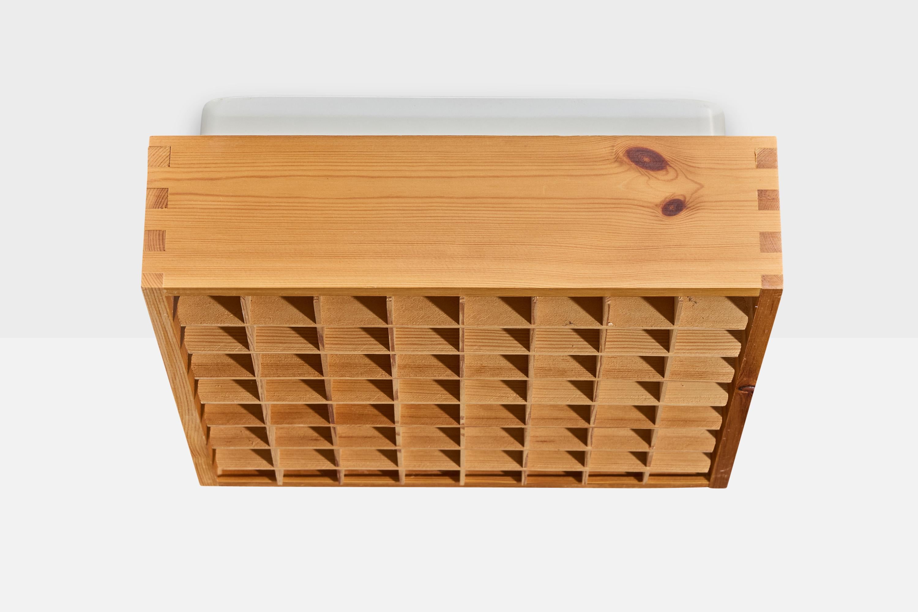 Suédois Alda, affleurant, pin, métal, Suède, années 1980 en vente