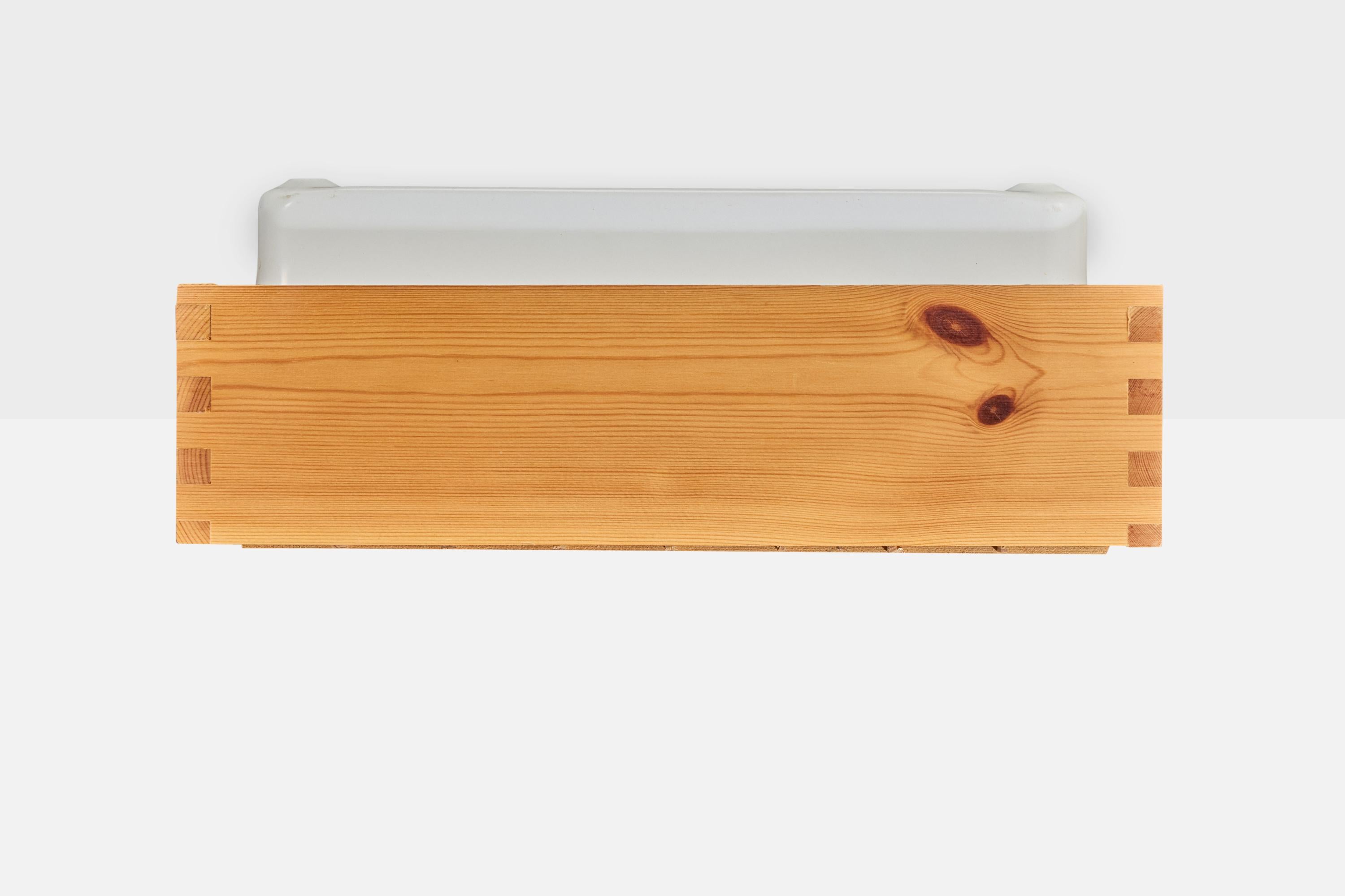 Alda, affleurant, pin, métal, Suède, années 1980 Bon état - En vente à High Point, NC