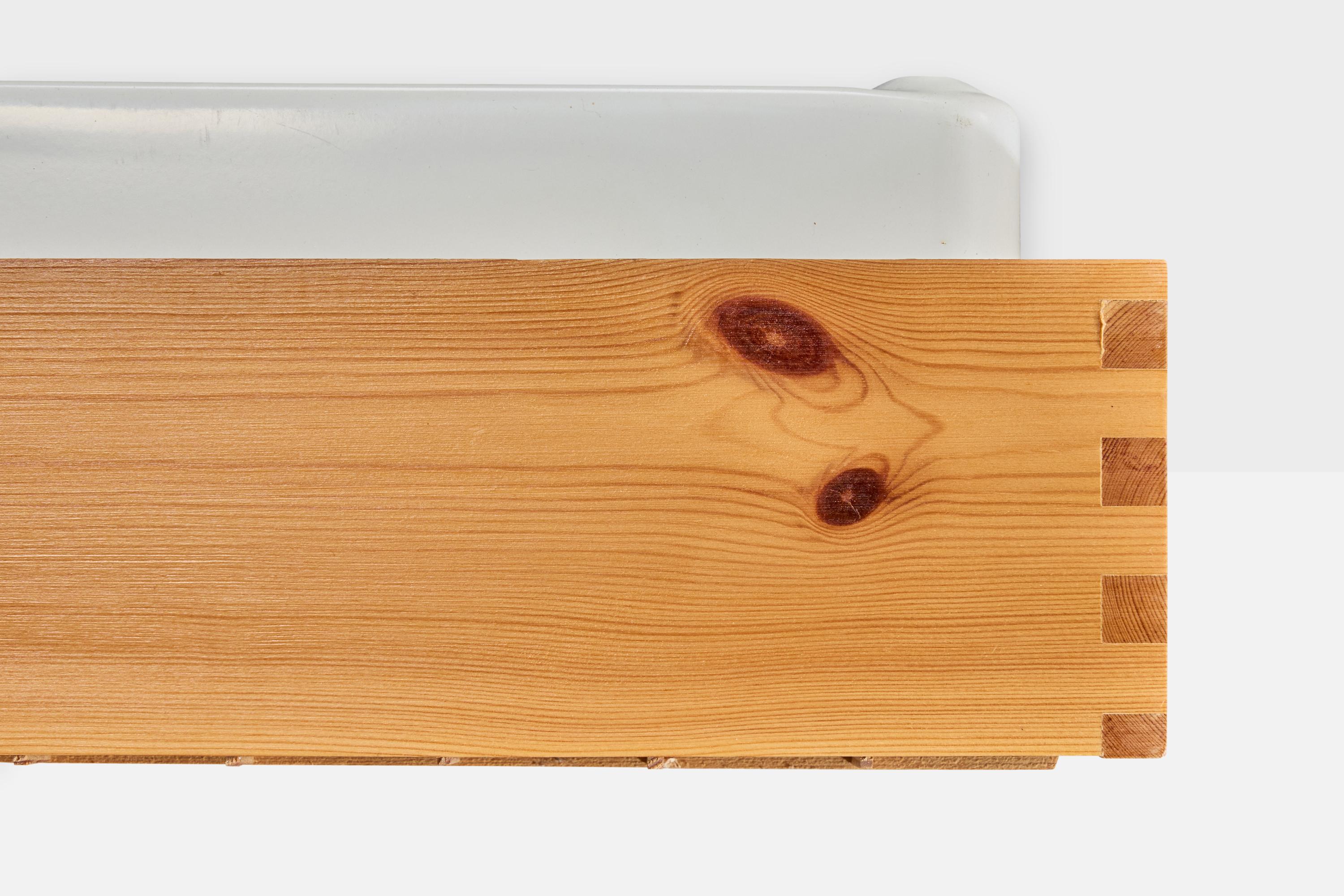 Fin du 20e siècle Alda, affleurant, pin, métal, Suède, années 1980 en vente