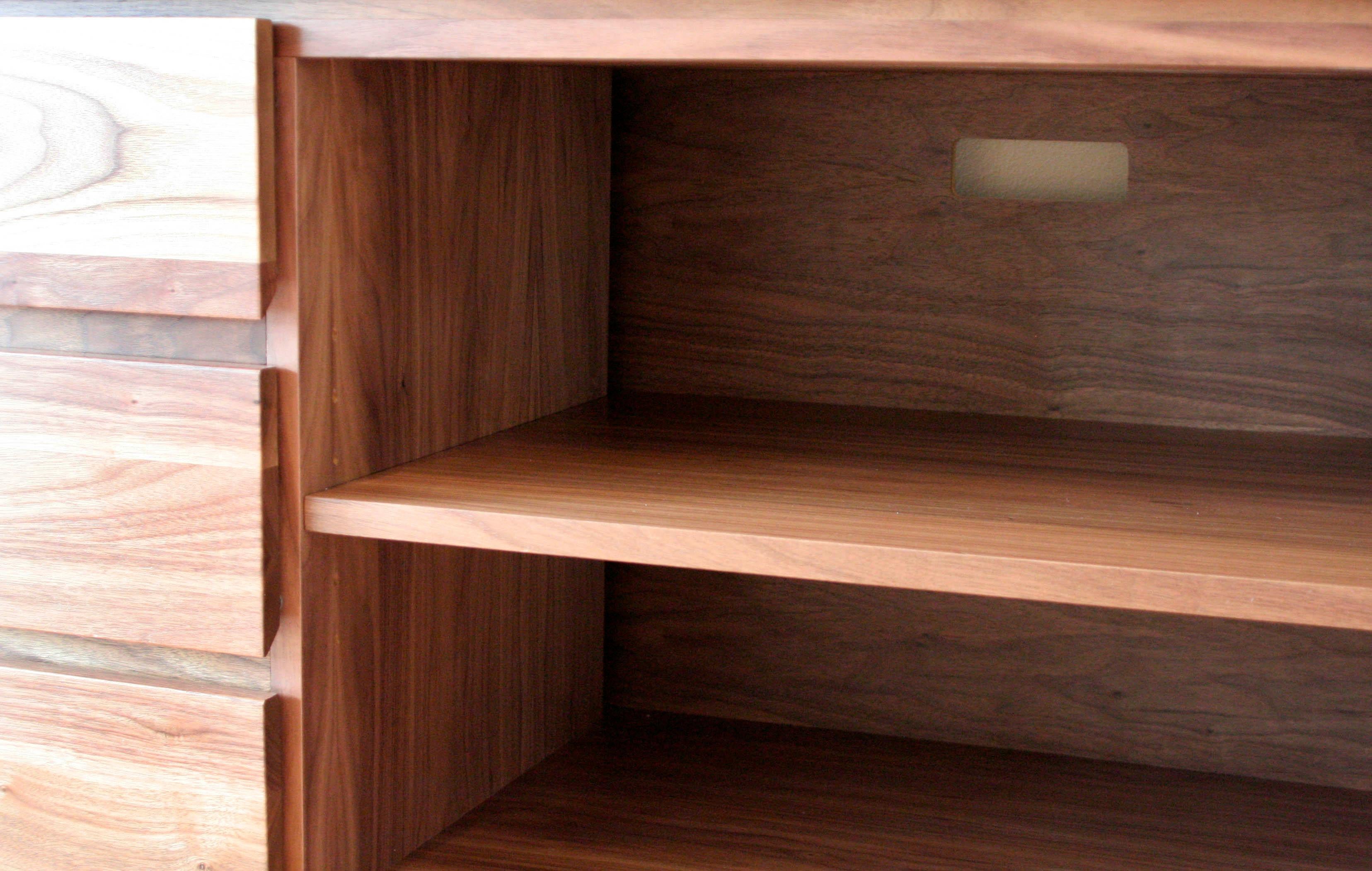 Mid-Century moderno Credenza Alden in vendita
