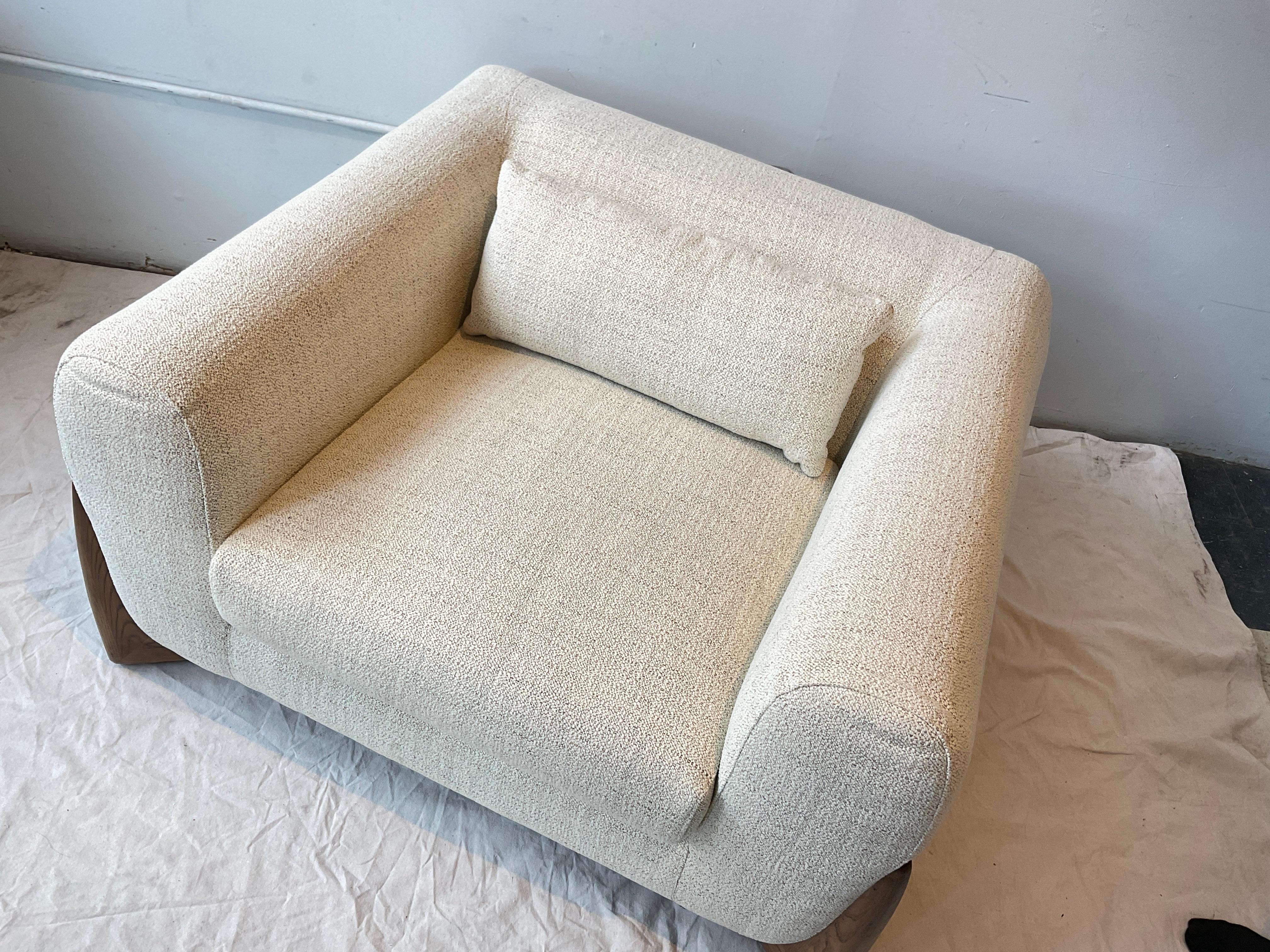 Contemporary Alder & Tweed Crosby Chair For Sale