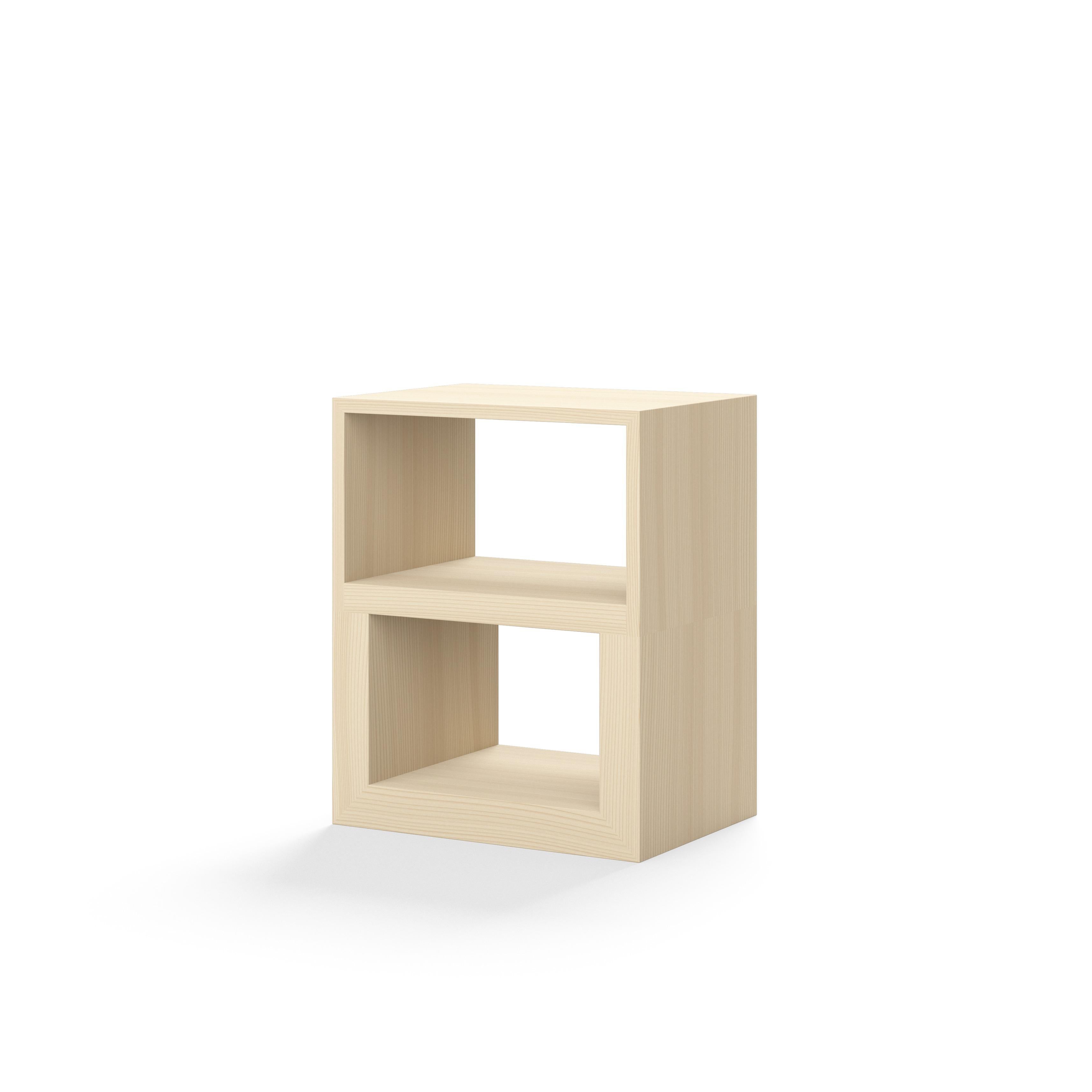 Meuble de rangement Aldo Bakker pour Karakter 

Avec un engagement inébranlable pour la forme et la fonction, l'armoire d'Eleg Bakker allie harmonieusement utilité et élégance et incarne l'essence de l'artisanat contemporain. L'armoire concilie