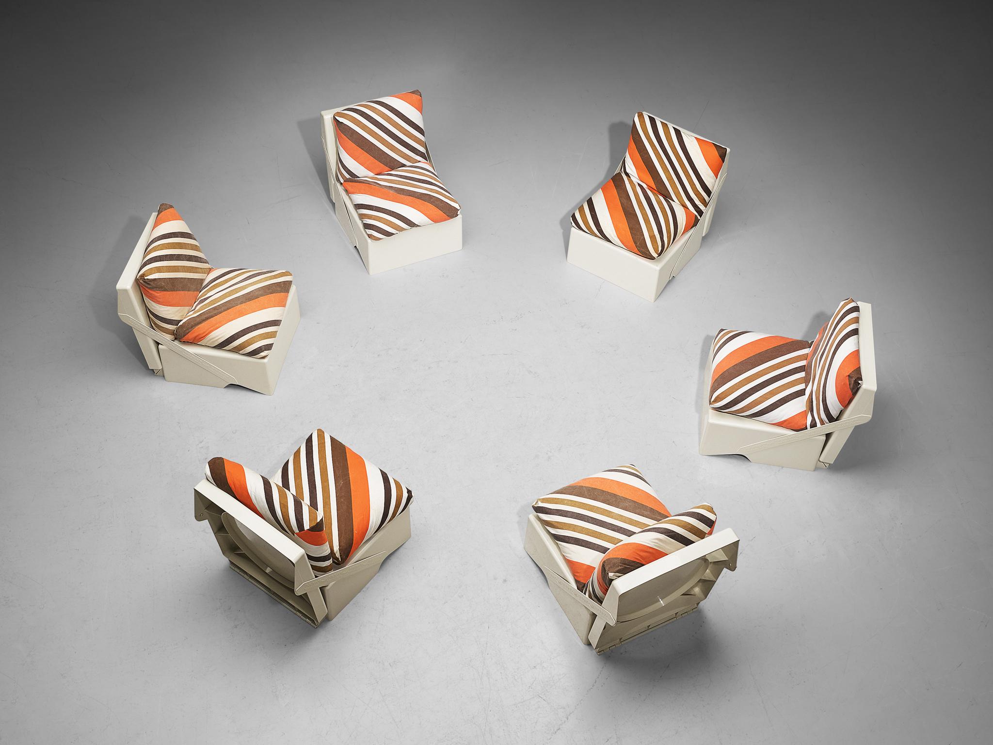 Aldo Barberi for Rossi di Albizzate, ‘Break’ folding lounge chairs, plastic, fabric, Italy, 1970s

This exceptional set of portable folding lounge chairs is designed by the Italian designer Aldo Barberi for his series called ‘Break’. This design