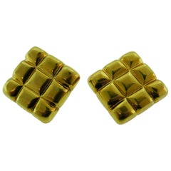 Aldo Cipullo 18 Karat Yellow Gold Quilted Clip-On Earrings Vintage, circa 1970s
