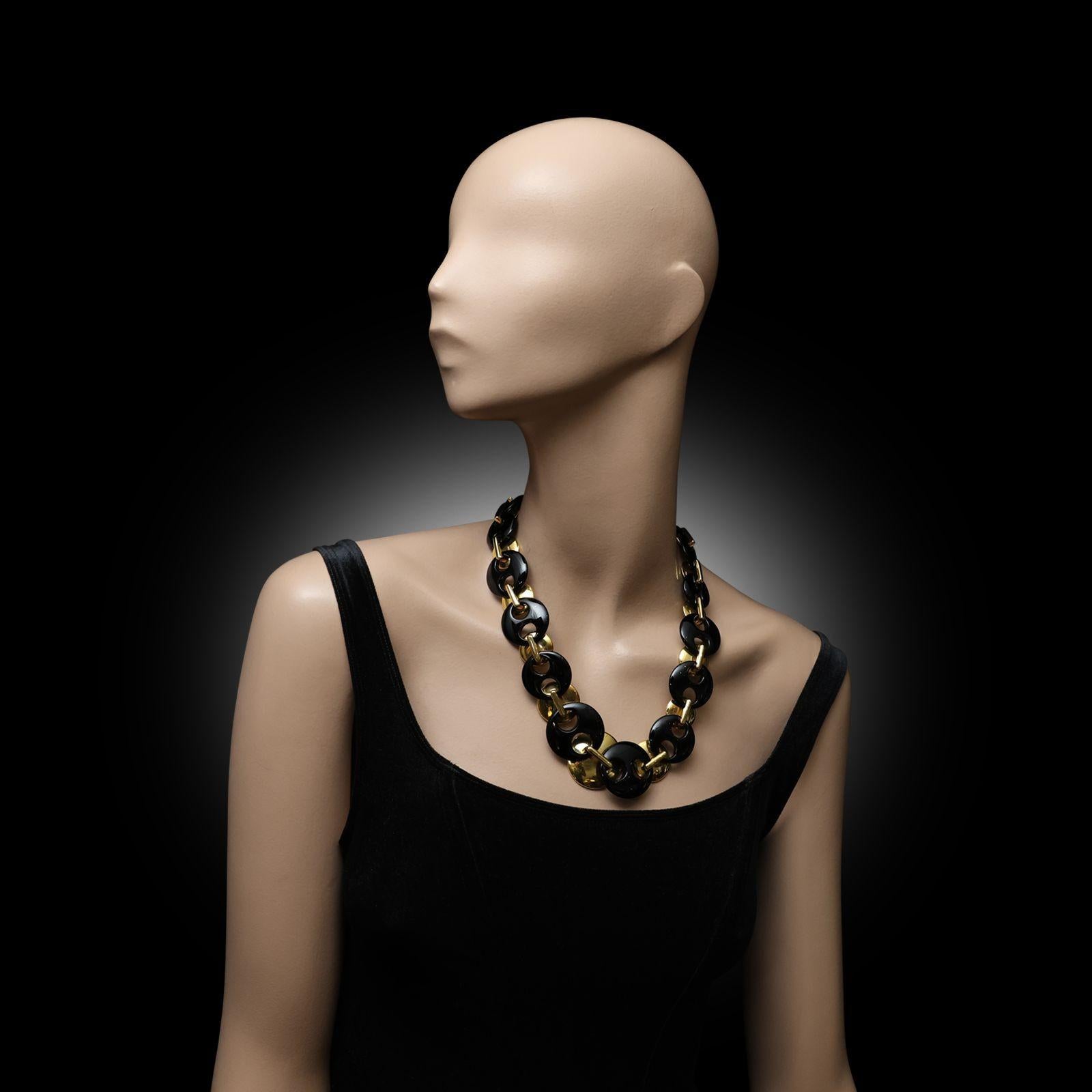 Aldo Cipullo 18ct Gold And Black Onyx Graduated Disc Necklace Circa 1970s In Good Condition In London, GB