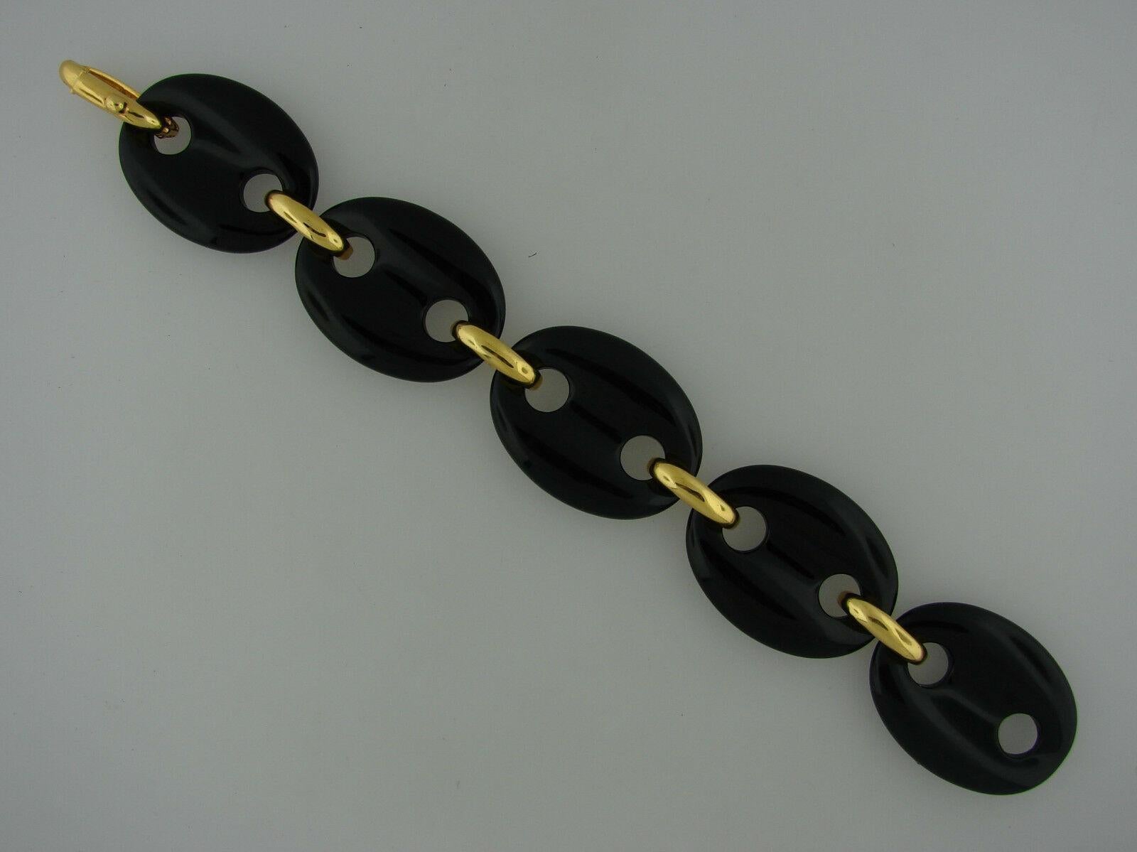 Aldo Cipullo 18k Yellow Gold & Onyx Mariner Link Bracelet Vintage & Rare In Excellent Condition In Beverly Hills, CA