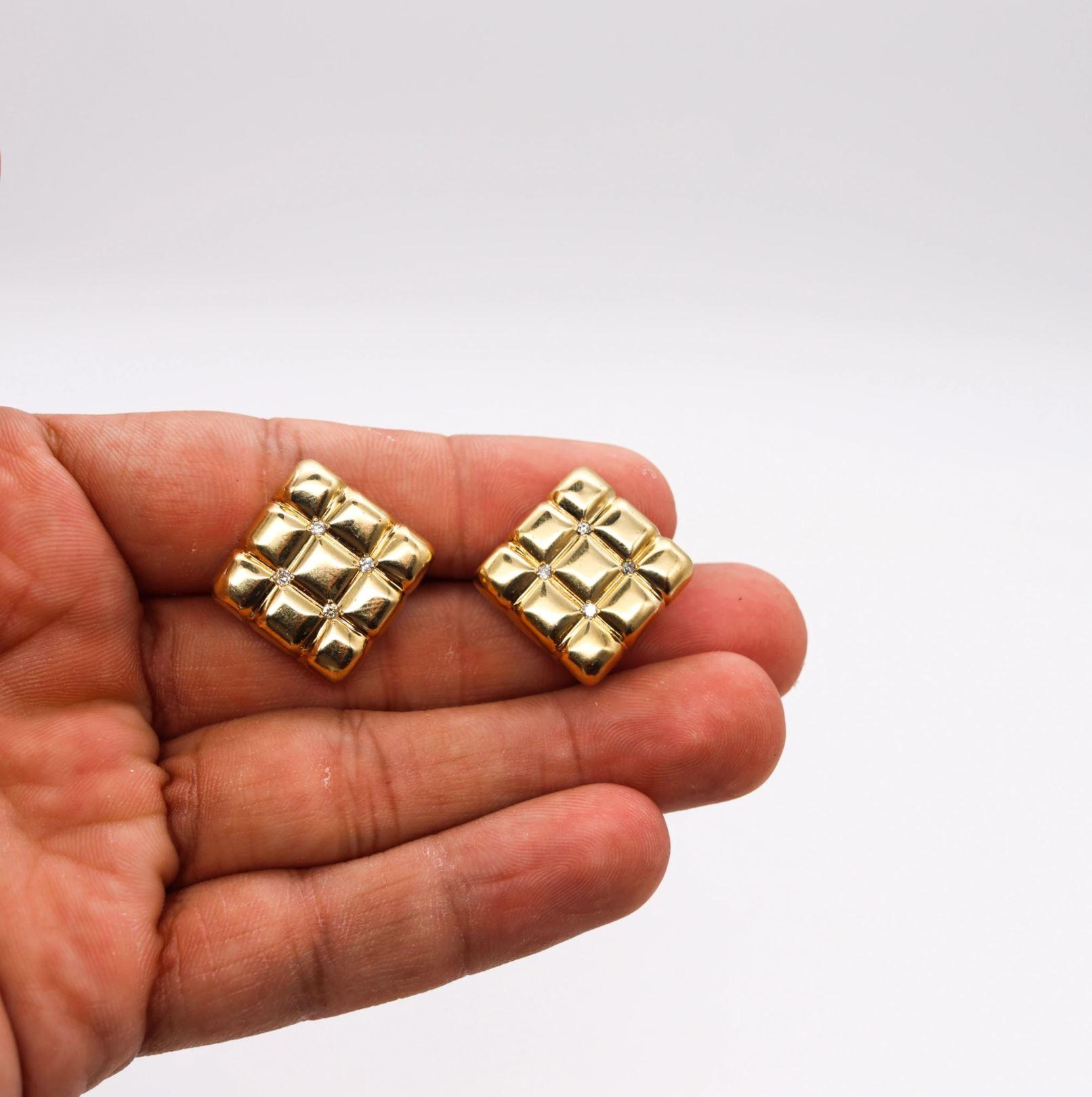 Modernist Aldo Cipullo 1970 New York Quilted Clip Earrings 18Kt Yellow Gold with Diamonds For Sale