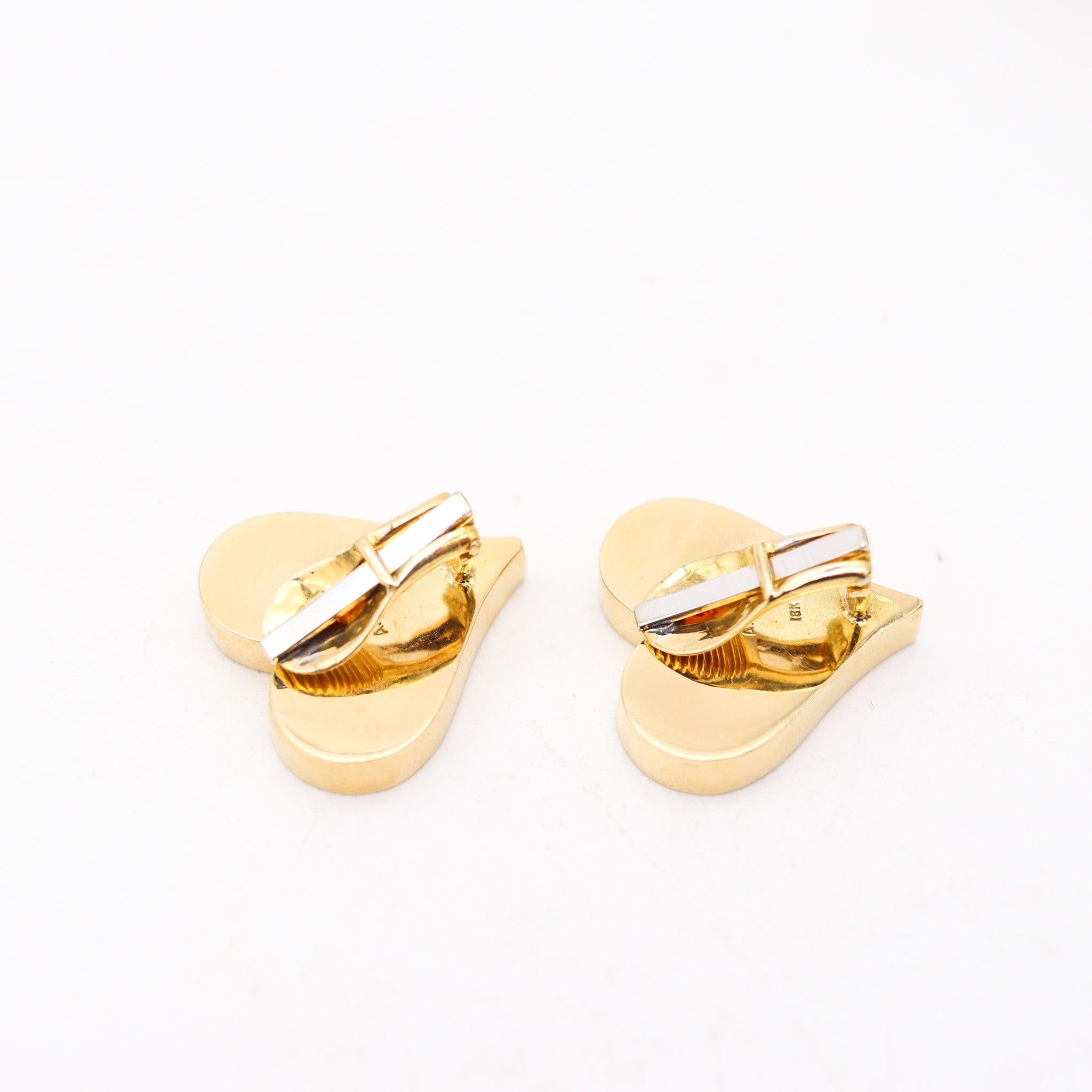 ALDO Cipullo 1972 Orecchini a clip in oro giallo massiccio 18Kt, giocosi come un cuore In condizioni ottime in vendita a Miami, FL