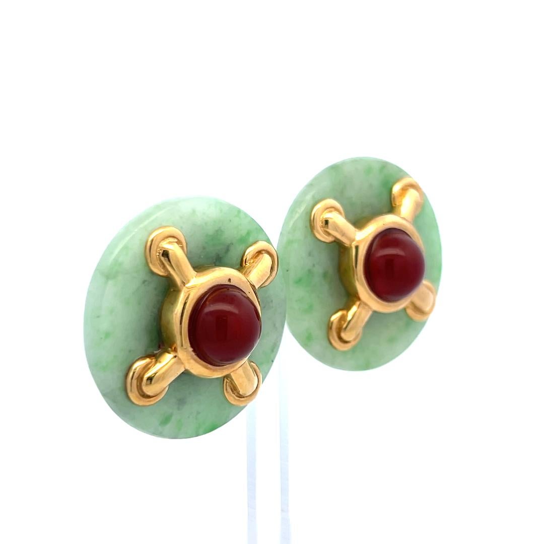 Aldo Cipullo - Boucles d'oreilles à clip en or jaune 18 carats et jade cornaline en vente 3