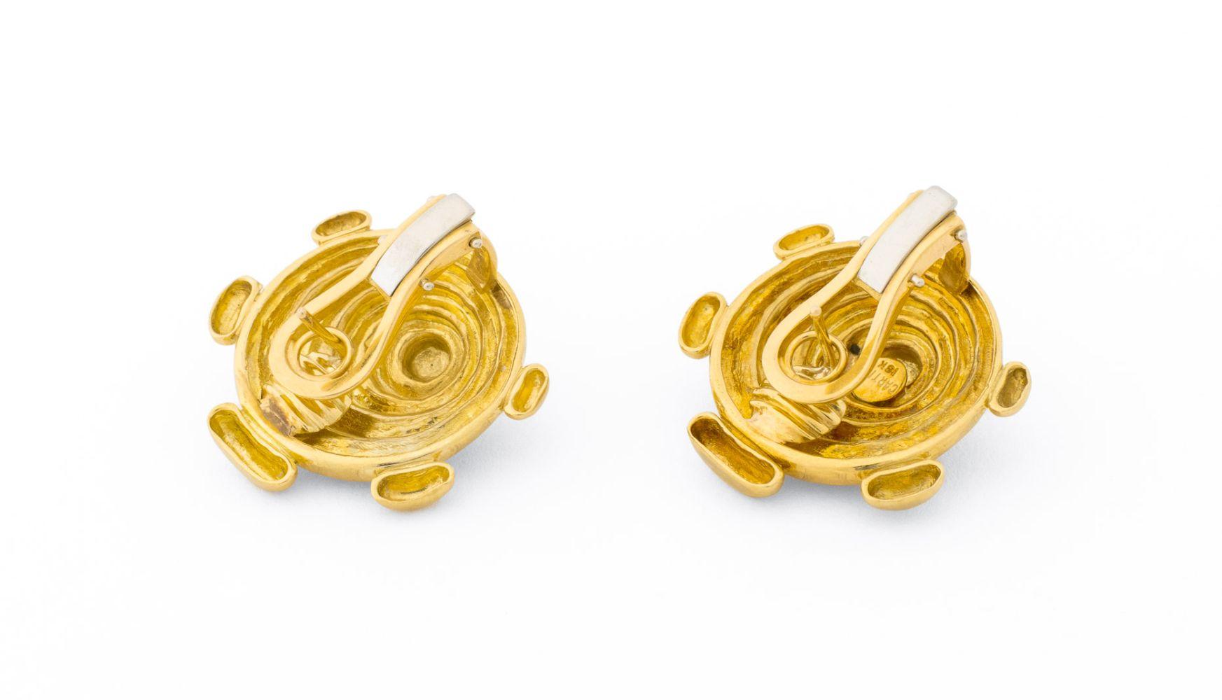 Moderniste Aldo Cipullo pour Cartier Boucles d'oreilles en or jaune 18 carats en vente
