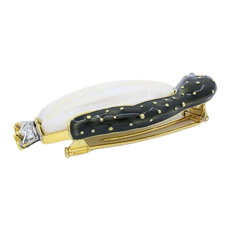 Aldo Cipullo for Cartier Brooch Penguin Enamel Diamond 18K Gold In Excellent Condition For Sale In Beverly Hills, CA
