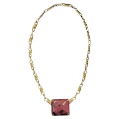 Aldo Cipullo - Collier en or jaune 18 carats avec cabochon de rhodonite carré 1970