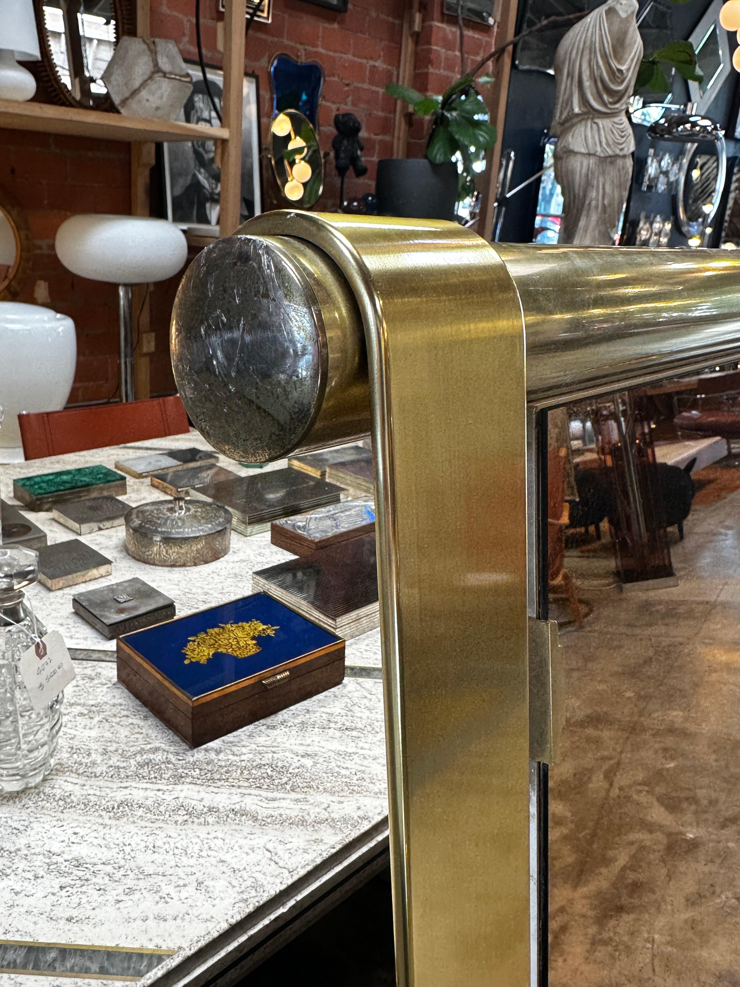 Mid-Century Modern Miroir Aldo Frigerio en laiton, Italie, années 1970 en vente