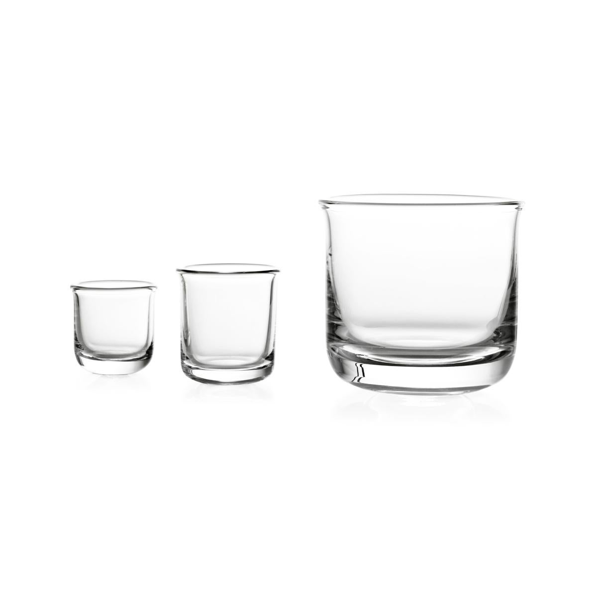 Liqueur glass in blown in a mold glass. Aldo collection is a family of glassware for tasting liqueurs. The handy and slightly flared shape allows to perceive the aromas in the best way, so the moment of sipping a quality distillate becomes even more