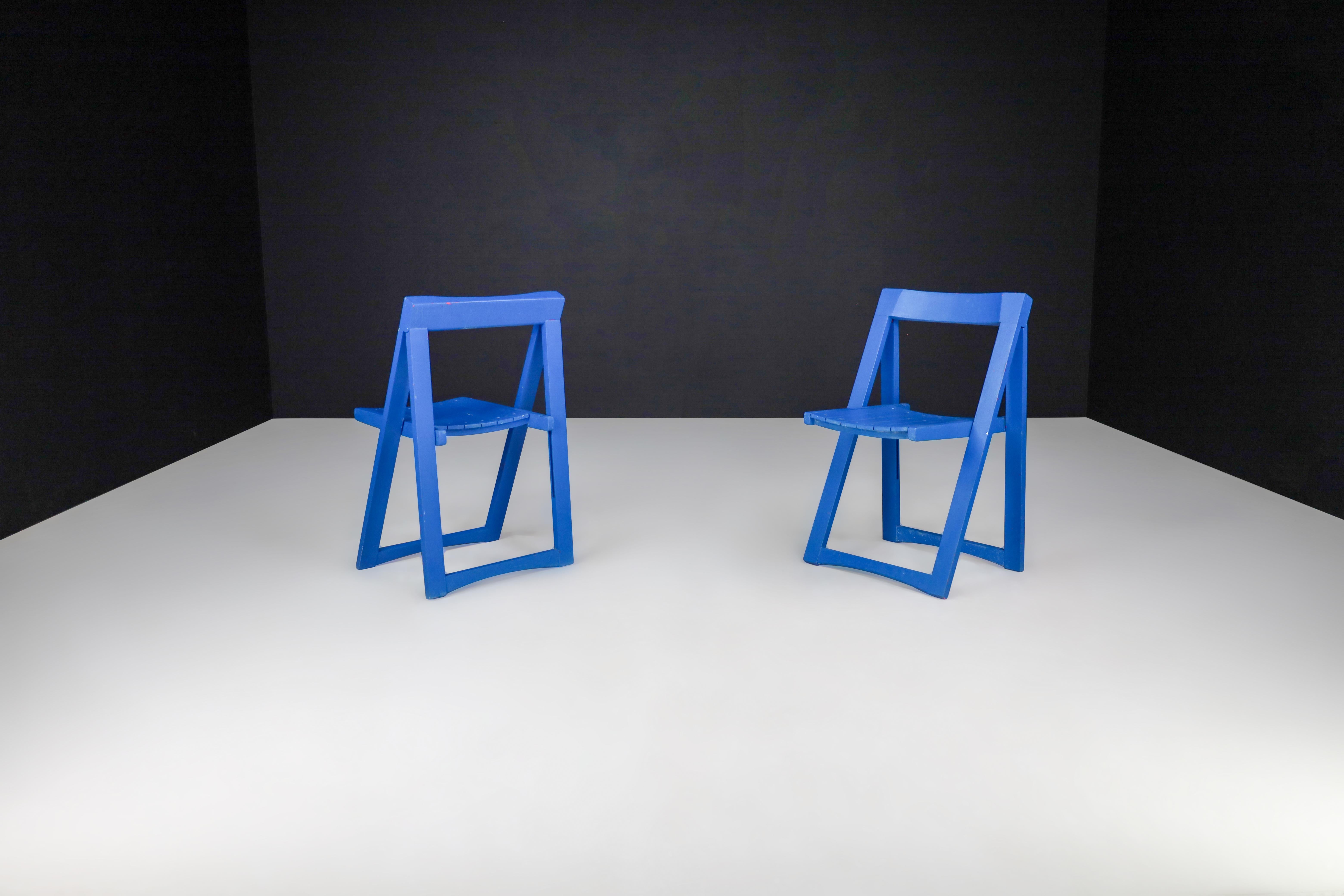 Mid-Century Modern Aldo Jacober pour Alberto Bazzani Chaises pliantes peintes en bleu Italie 1960 Set 2 en vente