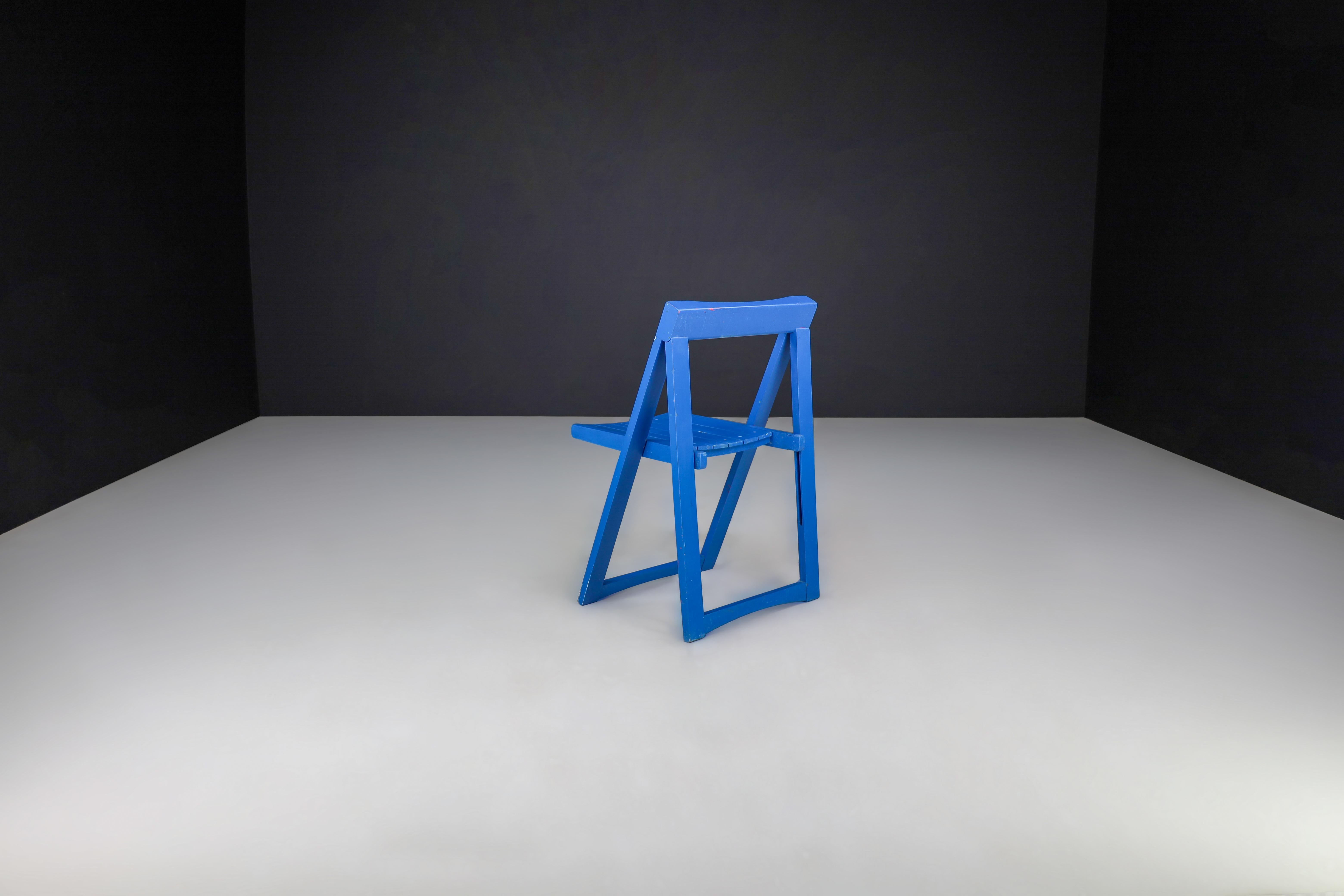 20th Century Aldo Jacober for Alberto Bazzani Blue Painted Folding Chairs Italy 1960 Set 2 For Sale