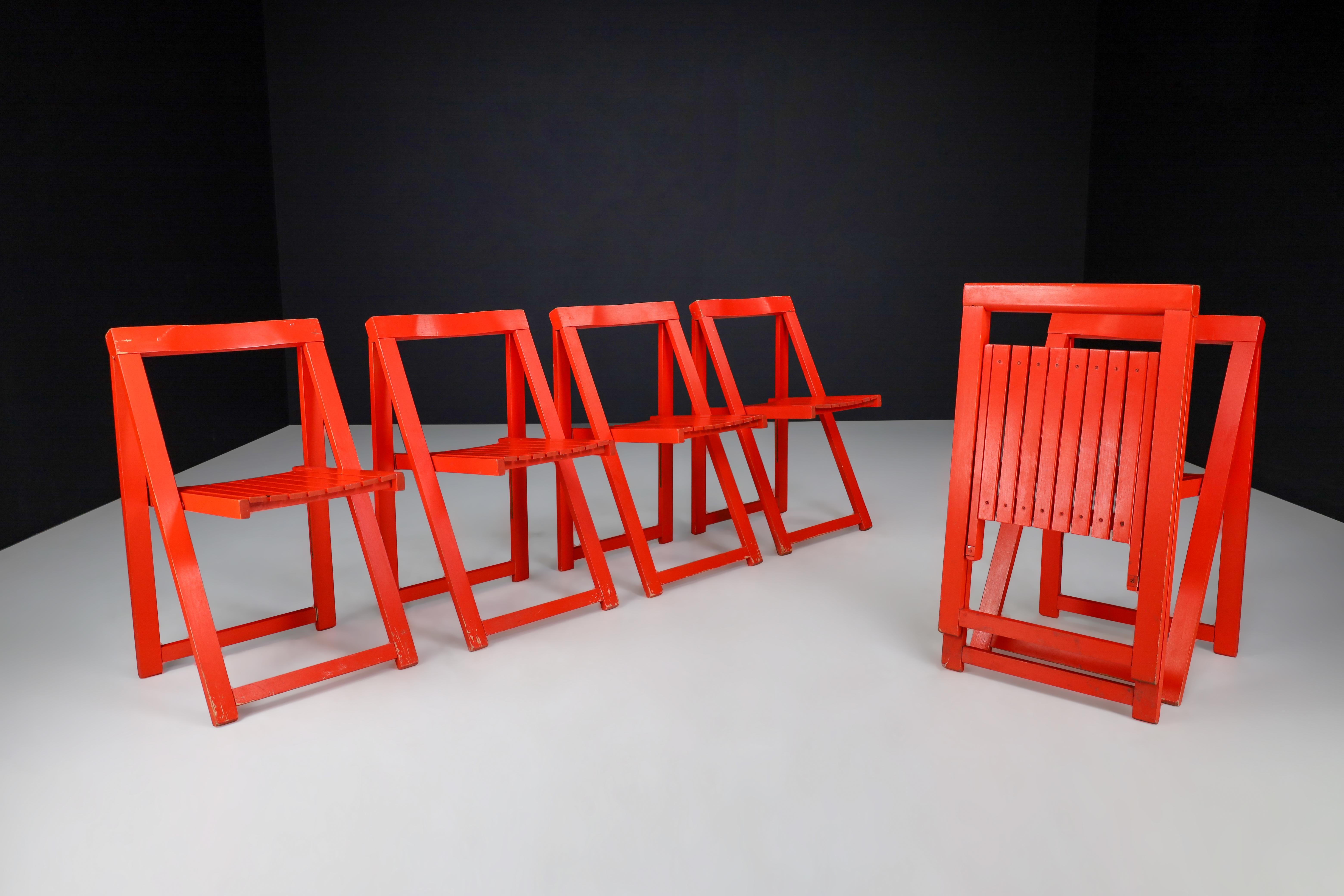 Mid-Century Modern Aldo Jacober for Alberto Bazzani Red Painted Folding Chairs Italy 1960 Set / 12 For Sale