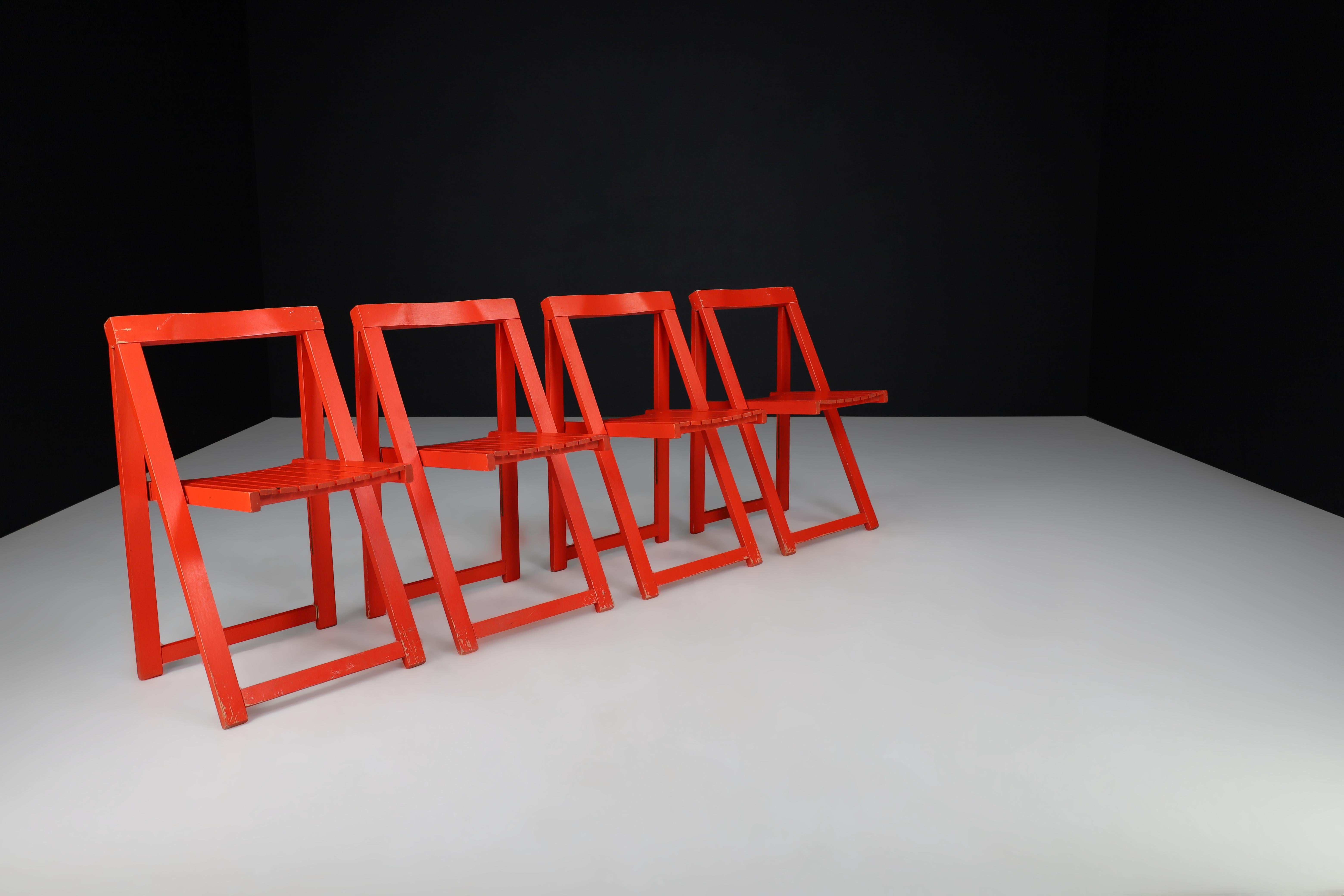 Italian Aldo Jacober for Alberto Bazzani Red Painted Folding Chairs Italy 1960 Set / 12 For Sale