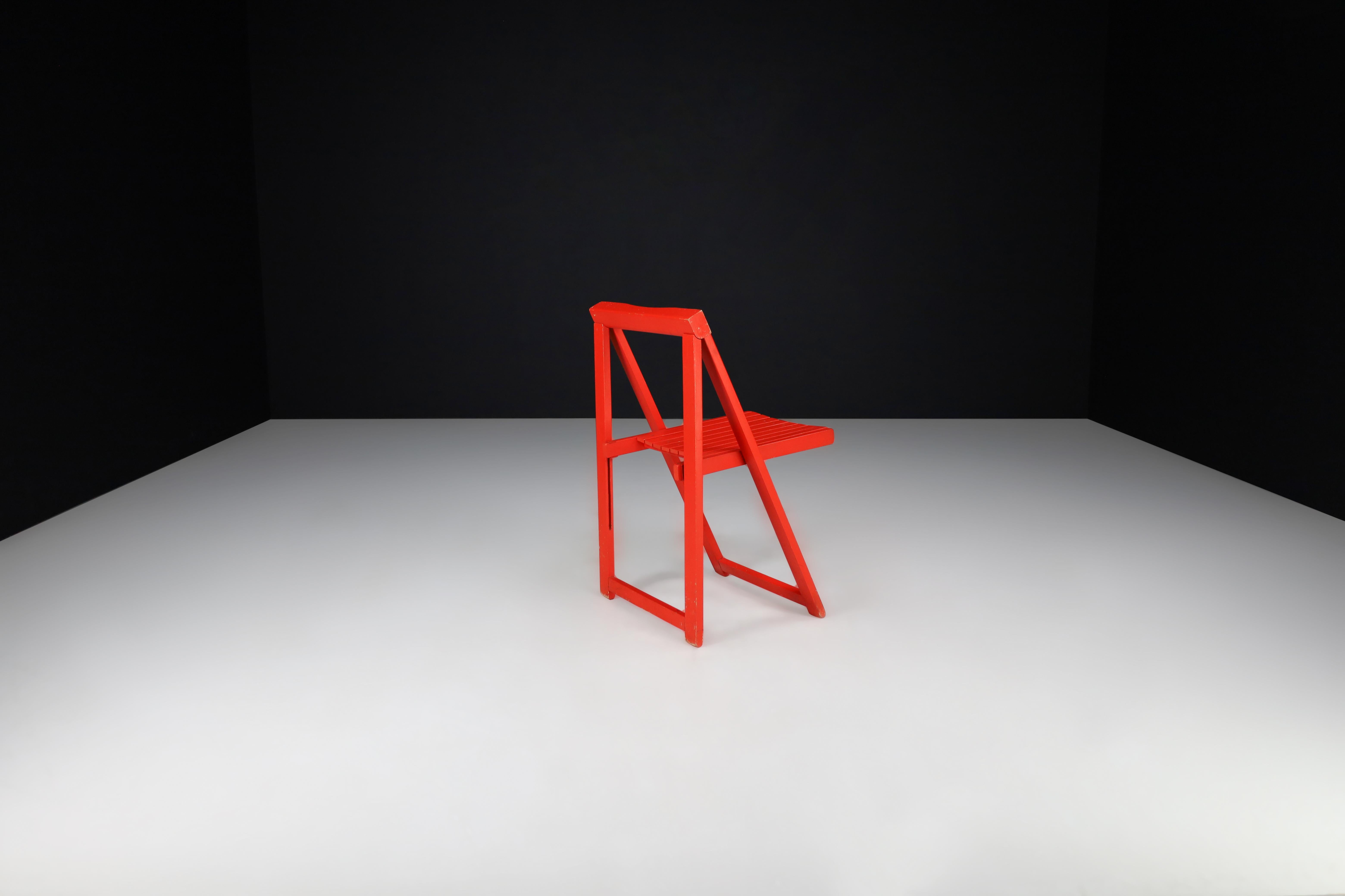 20th Century Aldo Jacober for Alberto Bazzani Red Painted Folding Chairs Italy 1960 Set / 12 For Sale