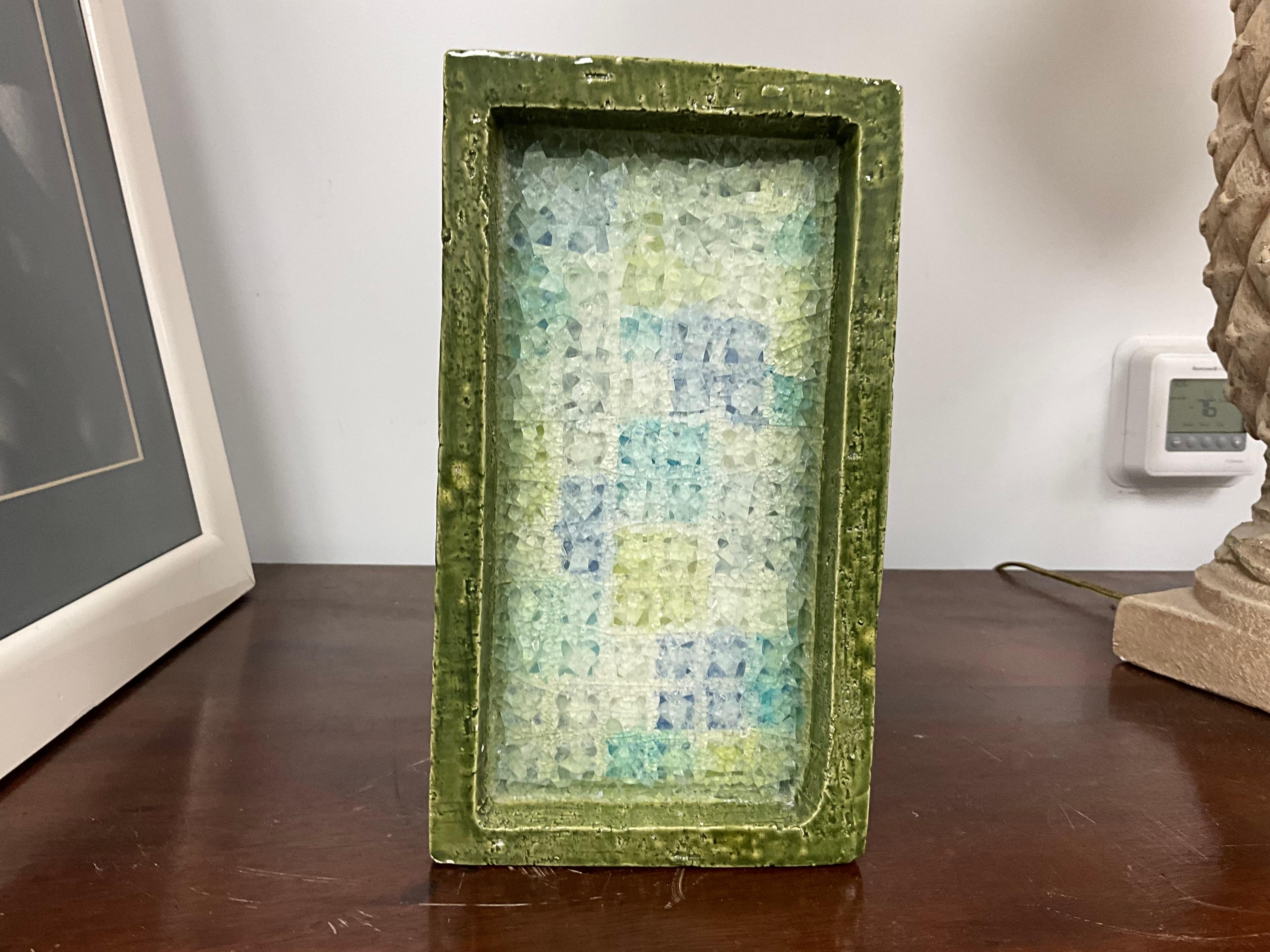 Aldo Londi (1911 – 2003) Fritte Fused Glass and Pottery Vase

Discover this exceptional rectangular vase designed by Aldo Londi, a prominent figure in Italian modern ceramics. Part of the rare Fritte fused glass series, this piece features a