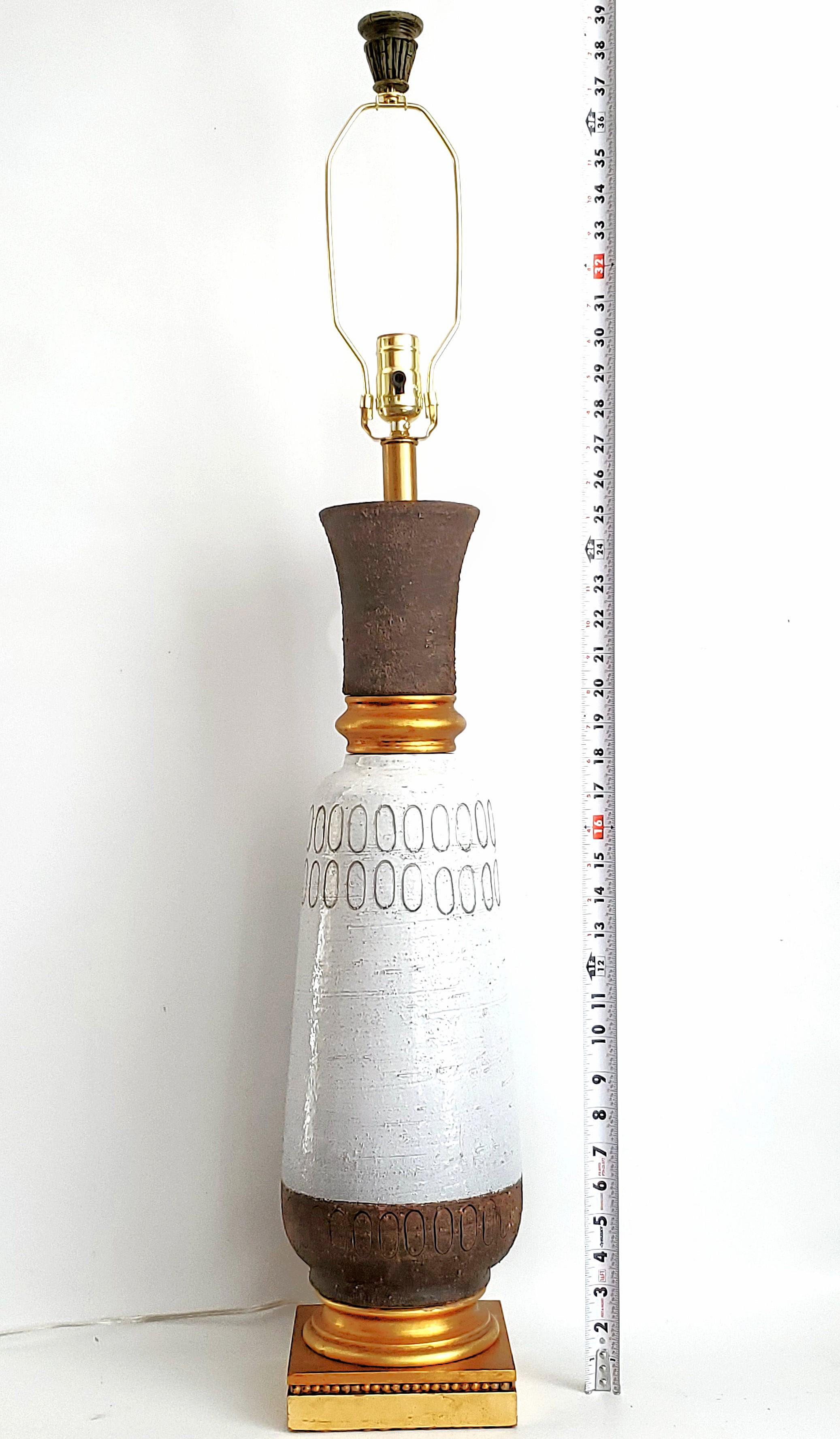 RARE one-of-a-kind extra-large art pottery table lamp by world renowned Italian ceramicist Aldo Londi, circa Mid 20th Century. This particular design is from the 