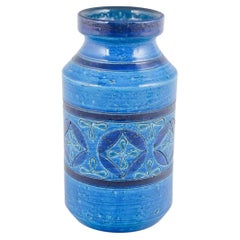 Aldo Londi, Bitossi. Vaso in ceramica con decorazioni a rilievo e smalto “Rimini Blu”.