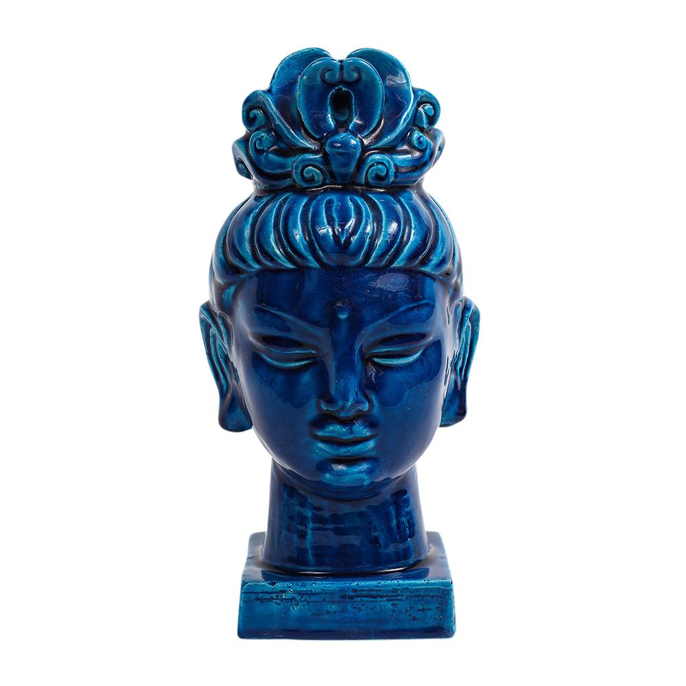 Aldo Londi Bitossi Kwan Yin, Keramik, Buddha-Büste, blau. Schöner und beruhigender weiblicher Buddha, glasiert in einem leuchtenden dunklen Reflexblau. Eine Legende besagt, dass Kwan Yin eine indische Prinzessin war, die die Ehe und das gute Leben