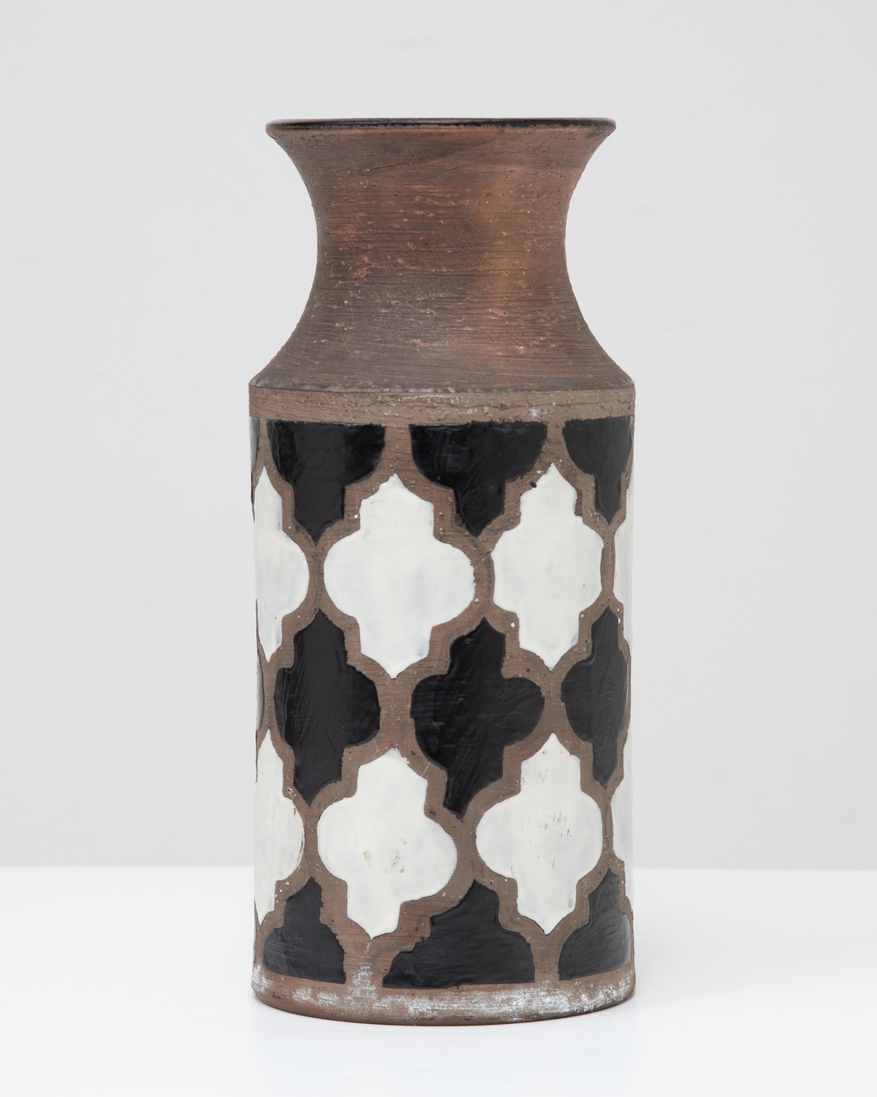 Mid-Century Modern Aldo Londi Bitossi Mid Century Hand Thrown Vase Raymor 8571b Italy For Sale