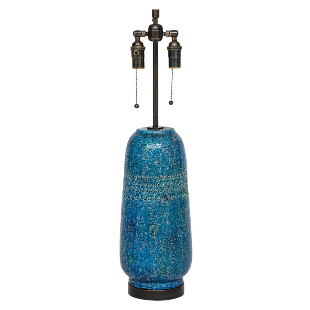 Bitossi lamp, ceramic, blue, signed. Medium scale gourd-shaped table lamp glazed in Londi's signature 