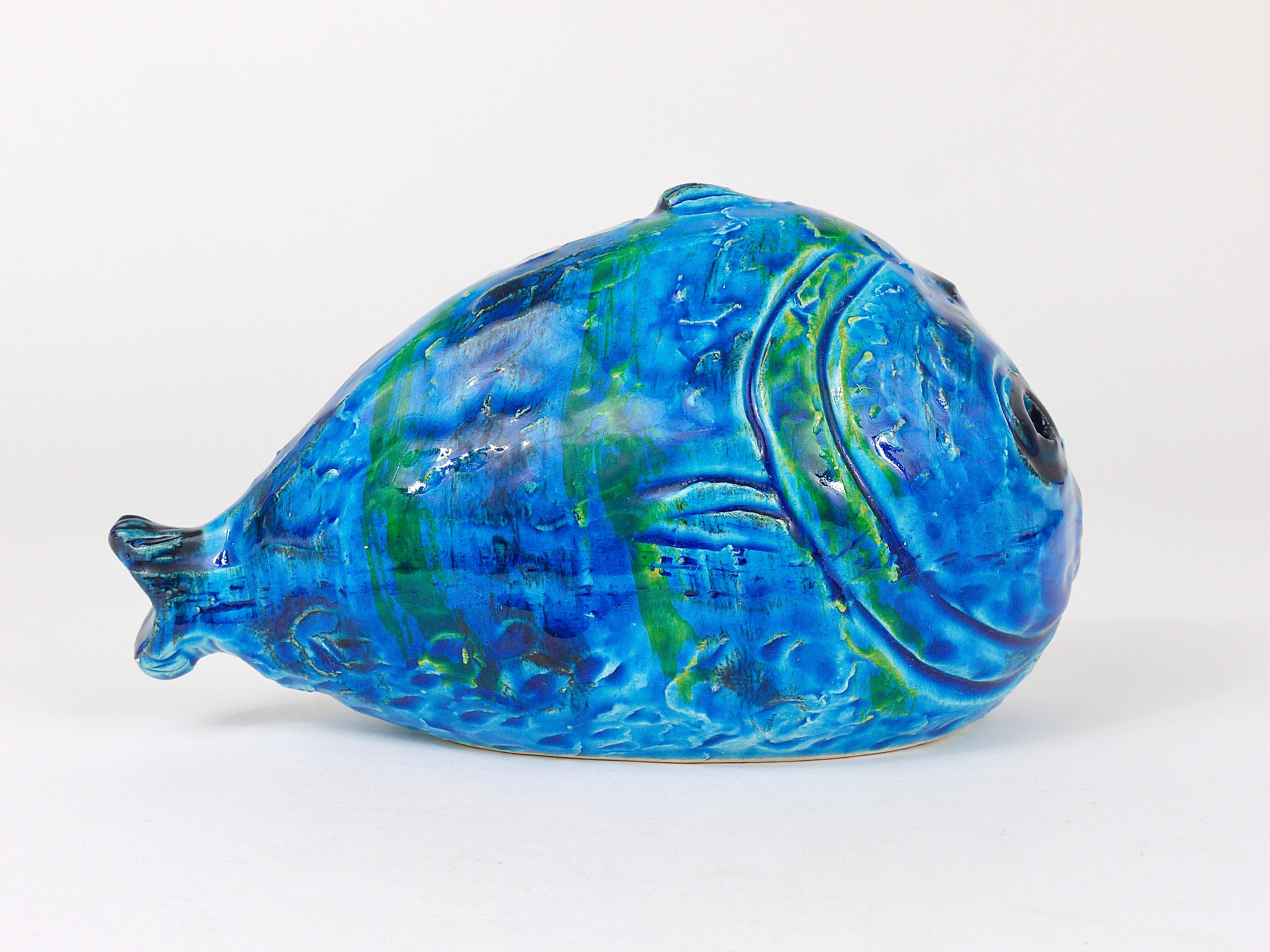 Vernissé Figurine de poisson en sculpture émaillée bleue Rimini d'Aldo Londi Bitossi, Italie, années 1950 en vente