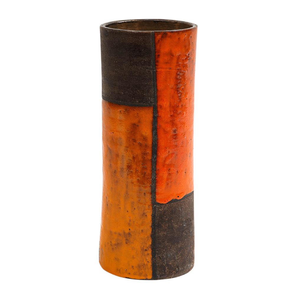 Aldo Londi Bitossi Vase, Keramik Mondrian, gelb-orange, braun, signiert. Große, klobige Vase, glasiert mit einem geometrischen Muster aus Orange und Gelb auf mattbraunem Ton. Auf der Unterseite in gelber Lasur signiert: 