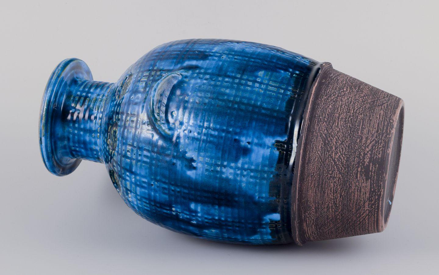 Smaltato Aldo Londi, Bitossi. Vaso in ceramica smaltata blu Rimini con motivo geometrico in vendita