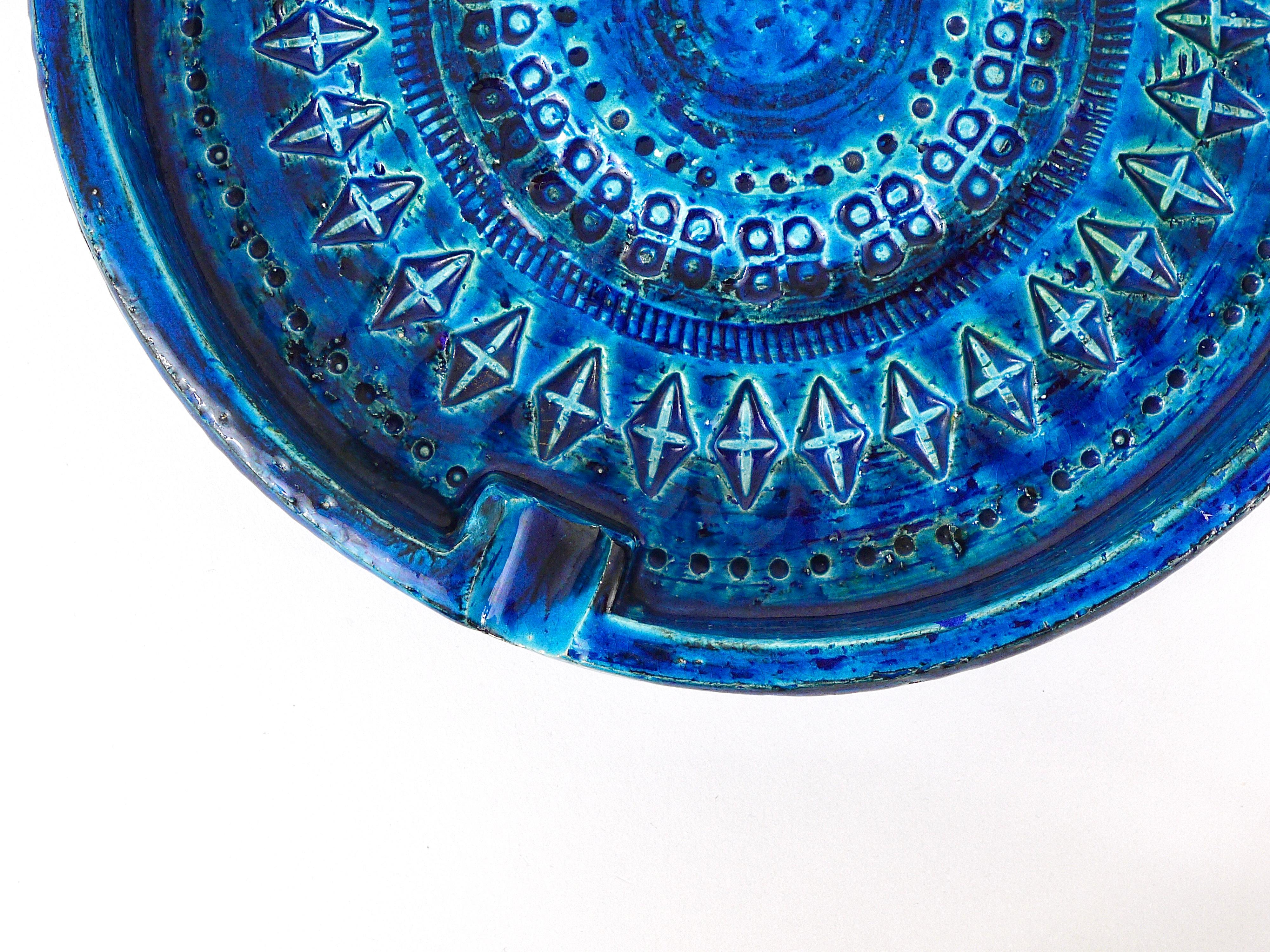 Cenicero redondo muy grande Aldo Londi Bitossi esmaltado en azul Rímini, Mediados del siglo XX, 1950 Cerámico en venta