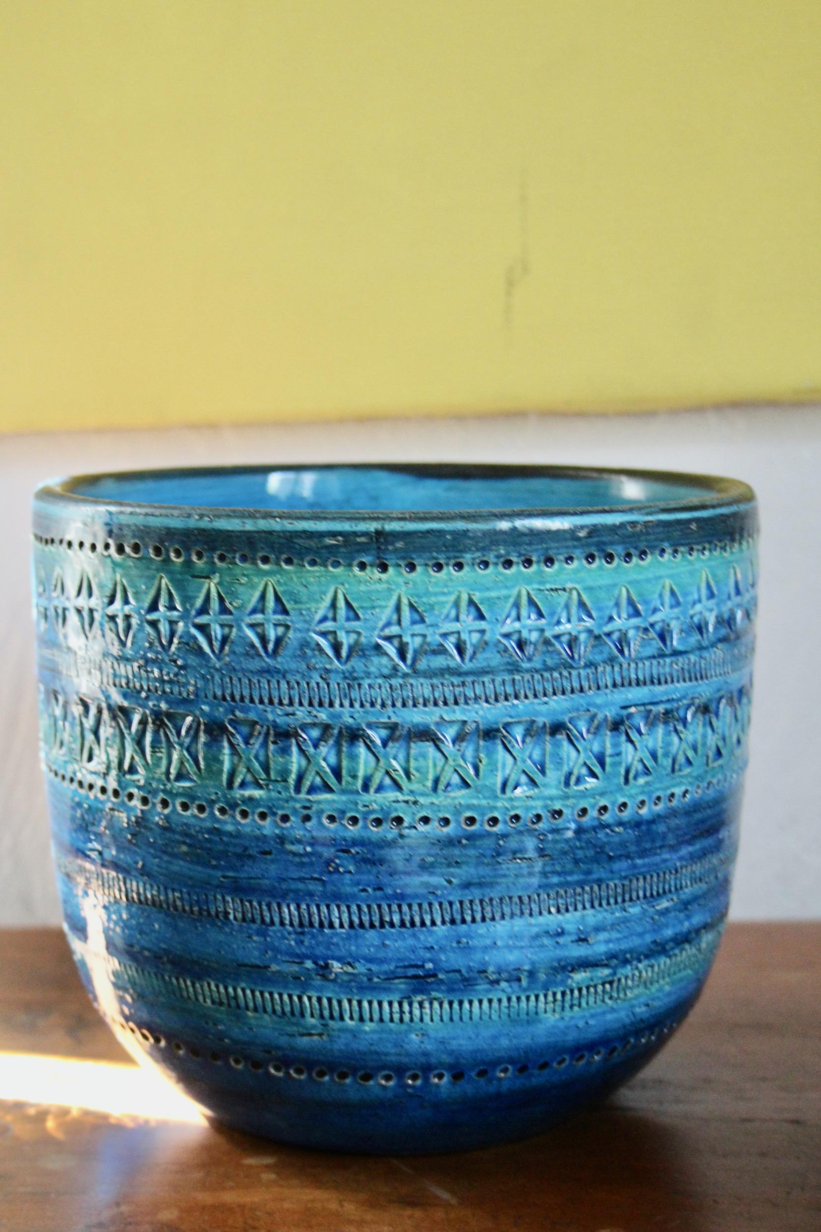 Late 20th Century Aldo Londi blue ceramic vase For Sale