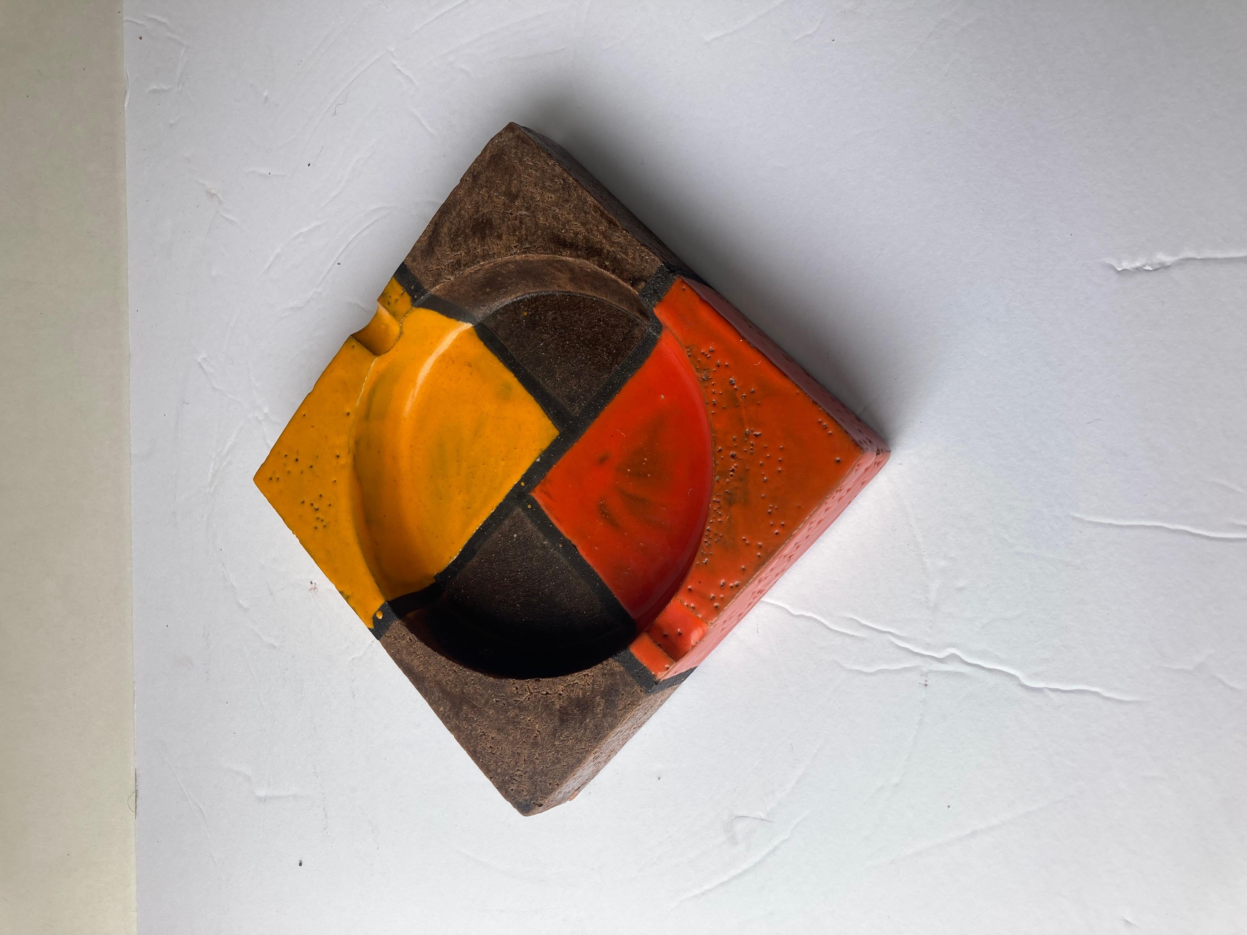 italien Cendrier en céramique et poterie d'Aldo Londi pour Bitossi, motif géométrique, Mondrian en vente