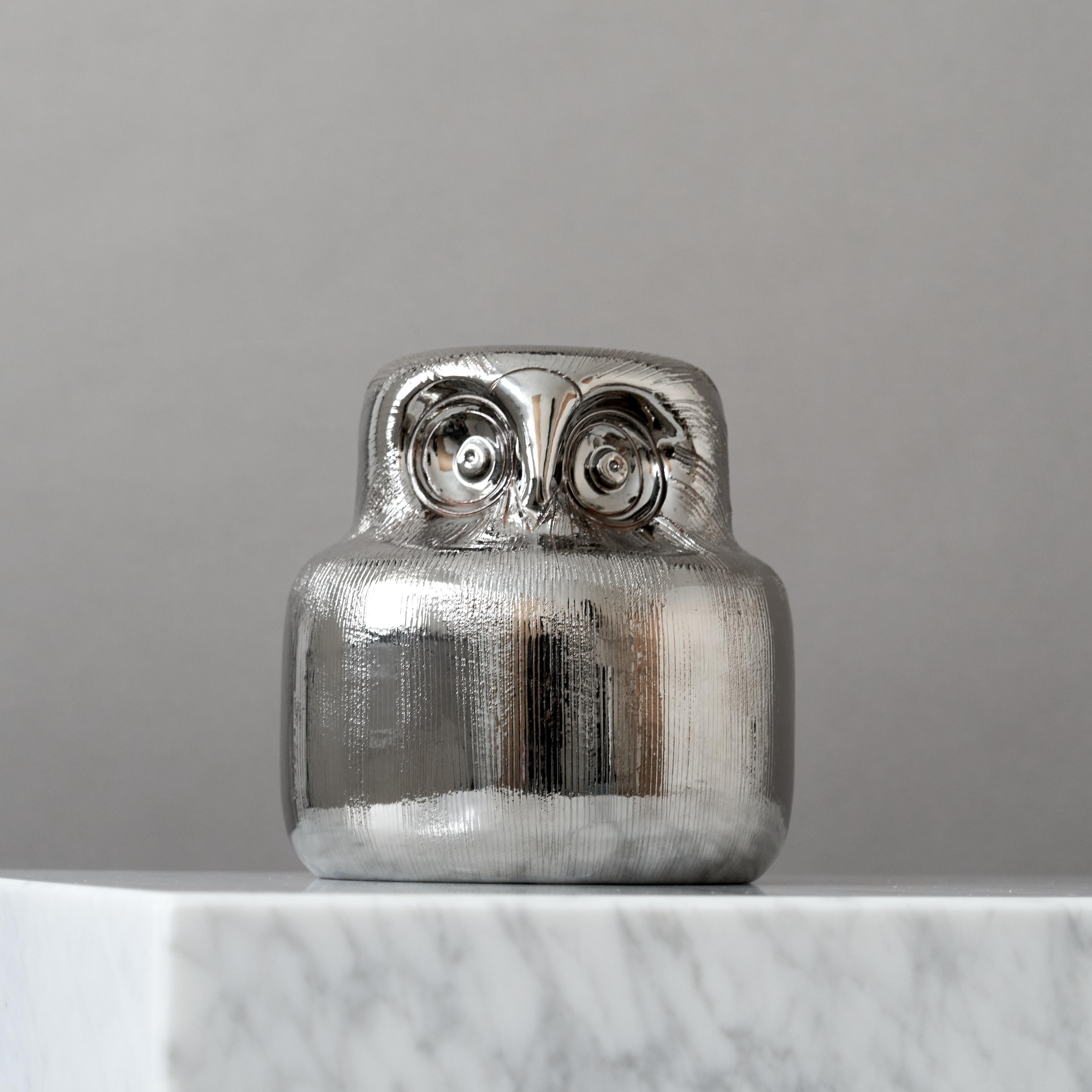 Italiano Aldo Londi per Bitossi Scultura di gufo in ceramica di metà secolo in argento, Italia, anni '60. in vendita