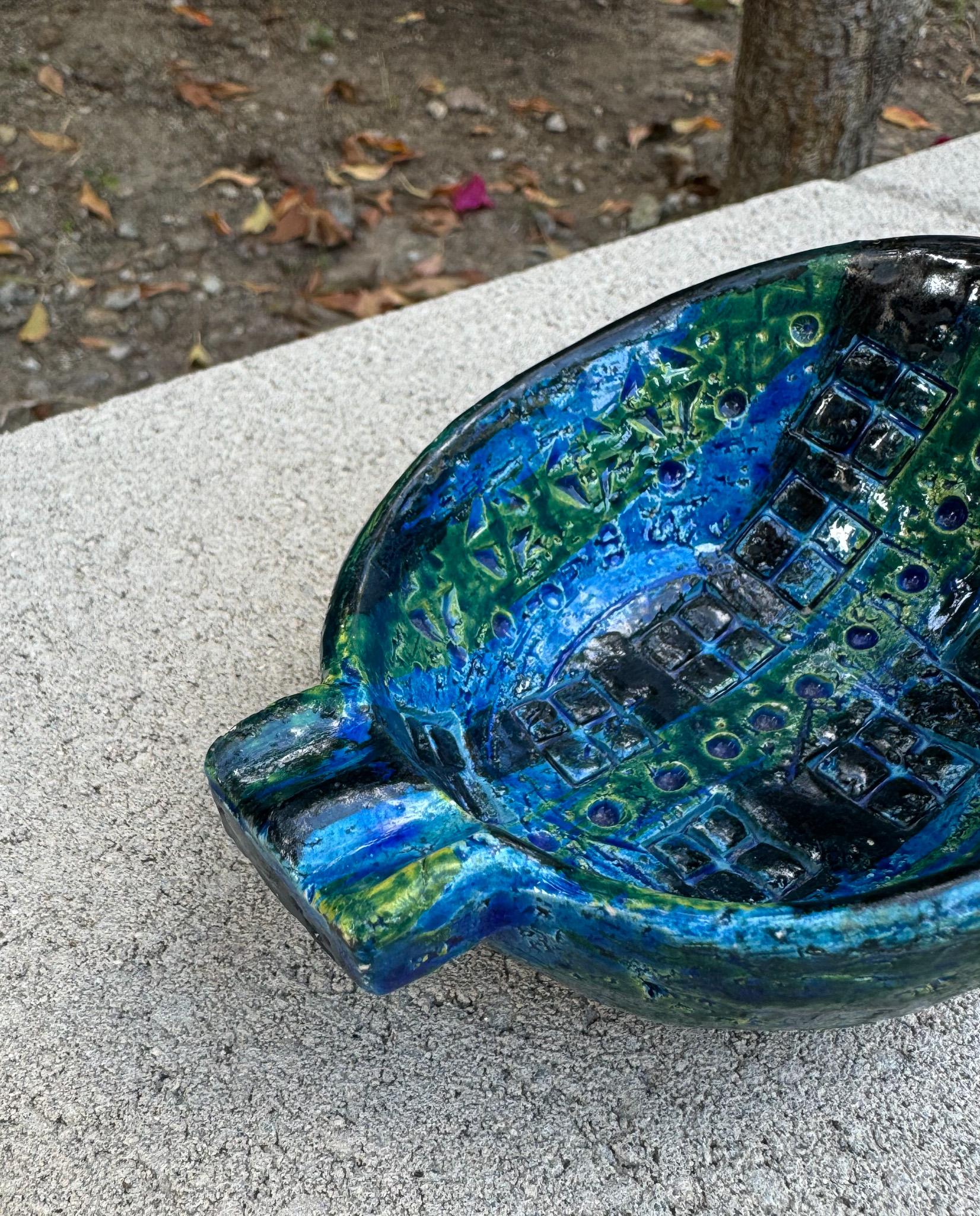 Aldo Londi for Bitossi Ceramic Rimini Blu Bowl / Ashtray, Italy c.1965 In Good Condition For Sale In San Juan Capistrano, CA
