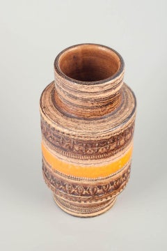 Aldo Londi for Bitossi. Cylindrical stoneware “Sahara” vase, 1970s.