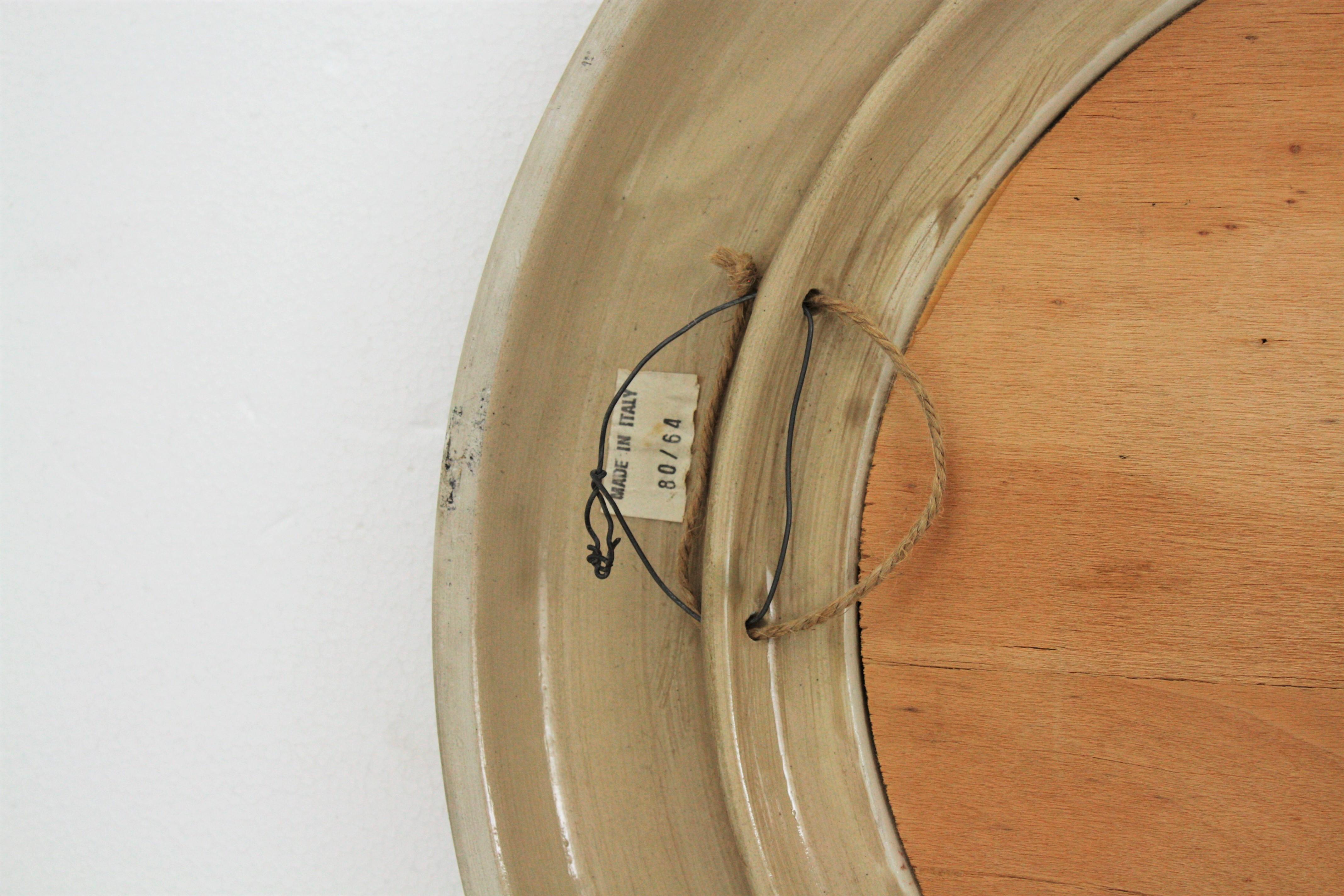 Runder Wandspiegel aus glasierter Keramik mit Blattmotiven von Aldo Londi Bitossi in Beige im Angebot 3