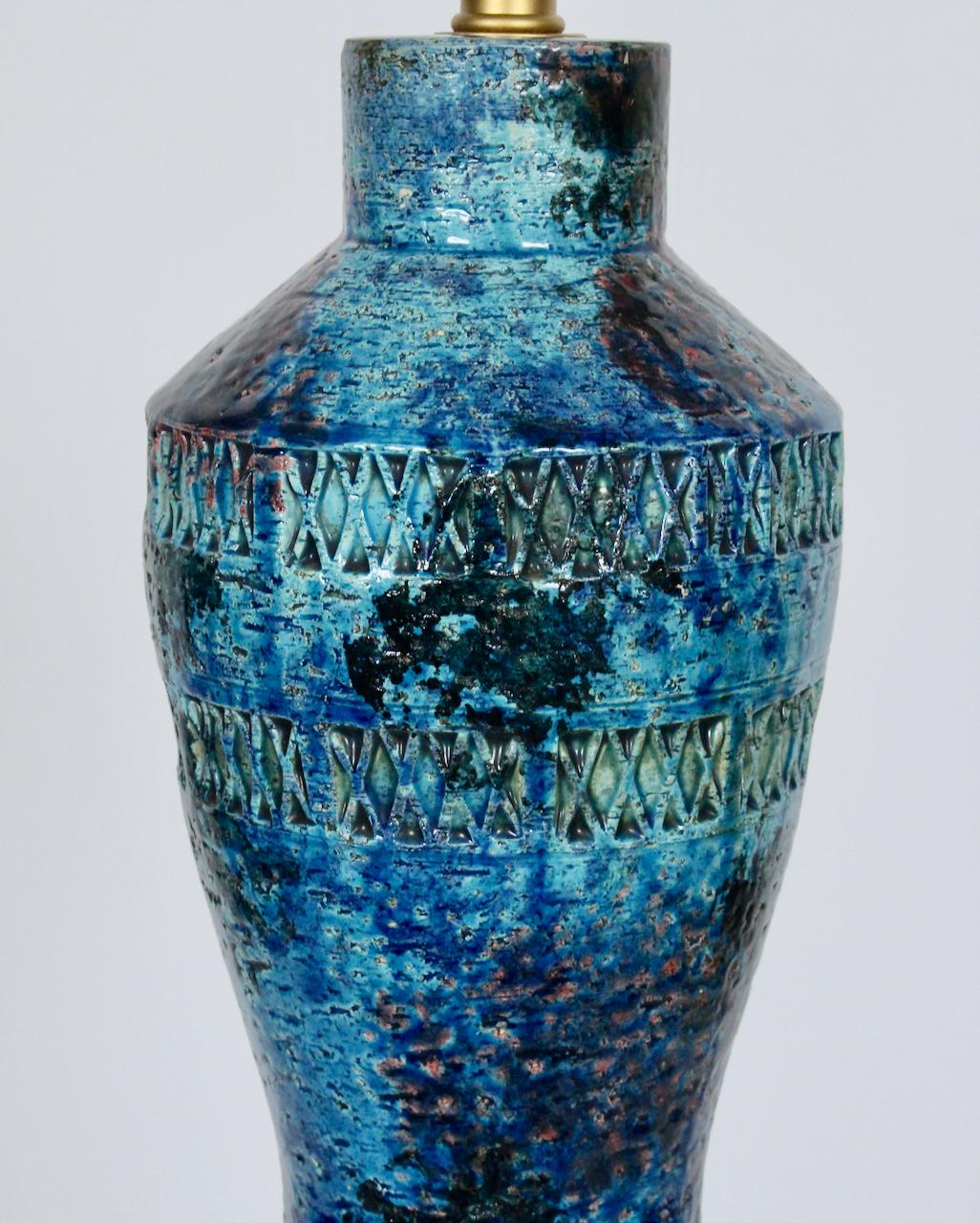 Aldo Londi for Bitossi Incised Rimini Blue Toned Pottery Table Lamp, 1950's For Sale 4